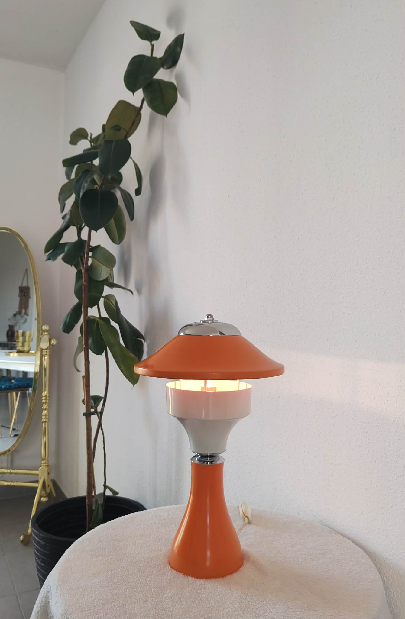 Vintage UFO lamp