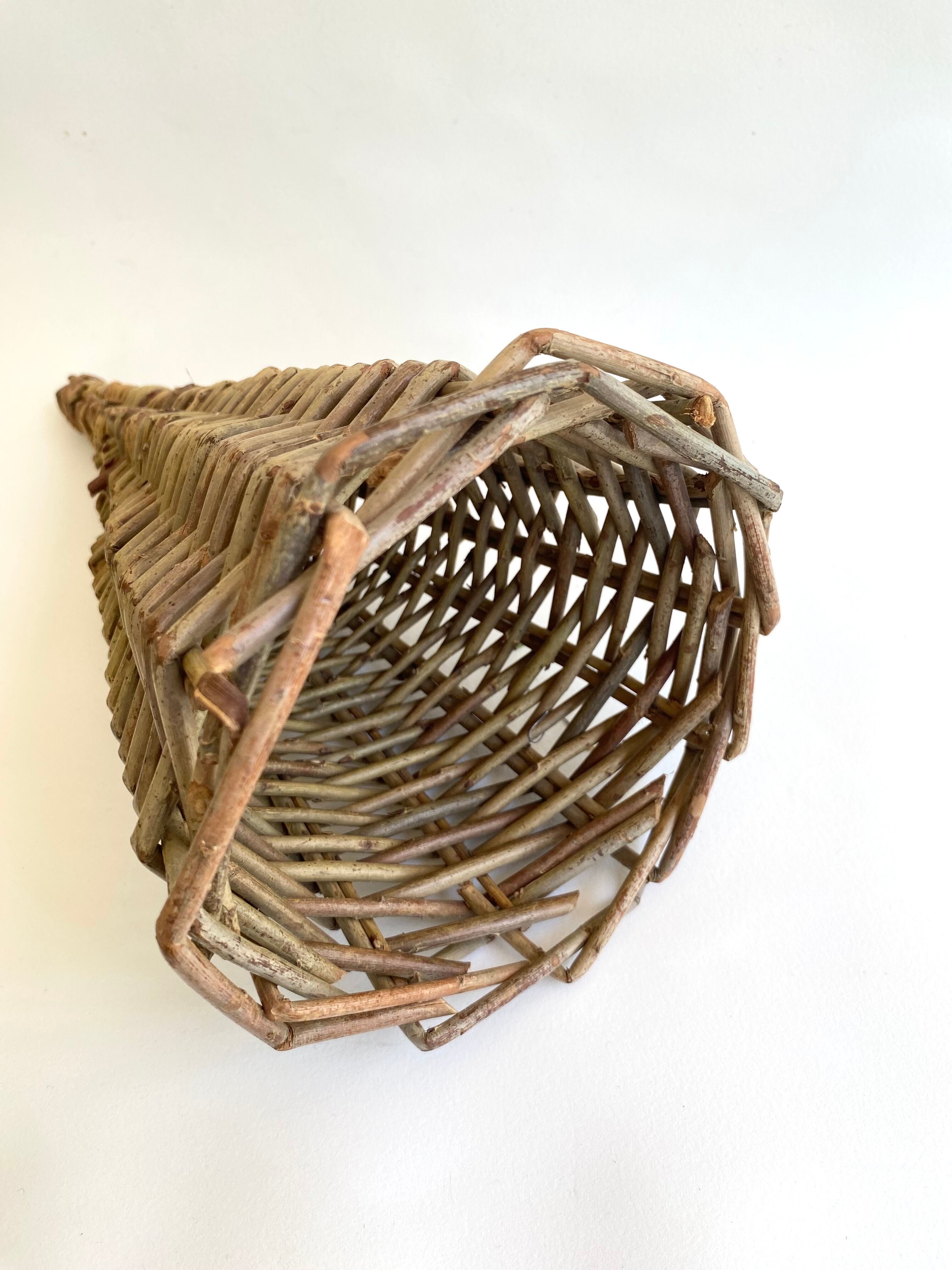 Decorative wall basket, wicker