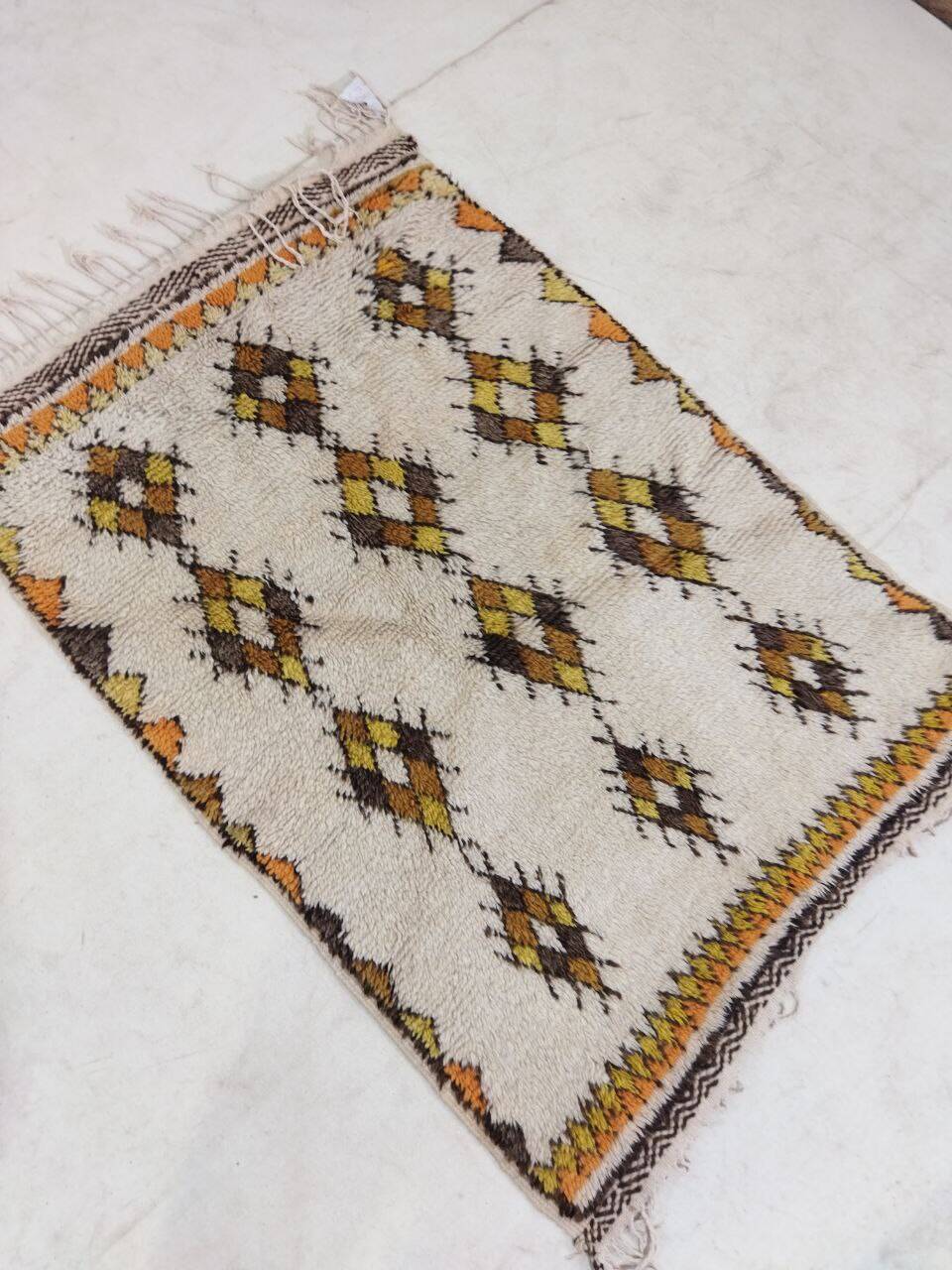Handmade Moroccan Berber rug 137 x 92 cm