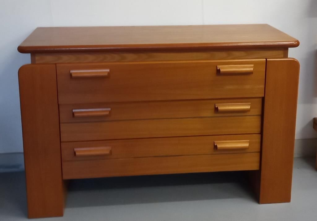 Oak-plated dresser 1980