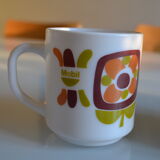 Pitcher and 2 mugs vintage Mobil years 70 Arcopal