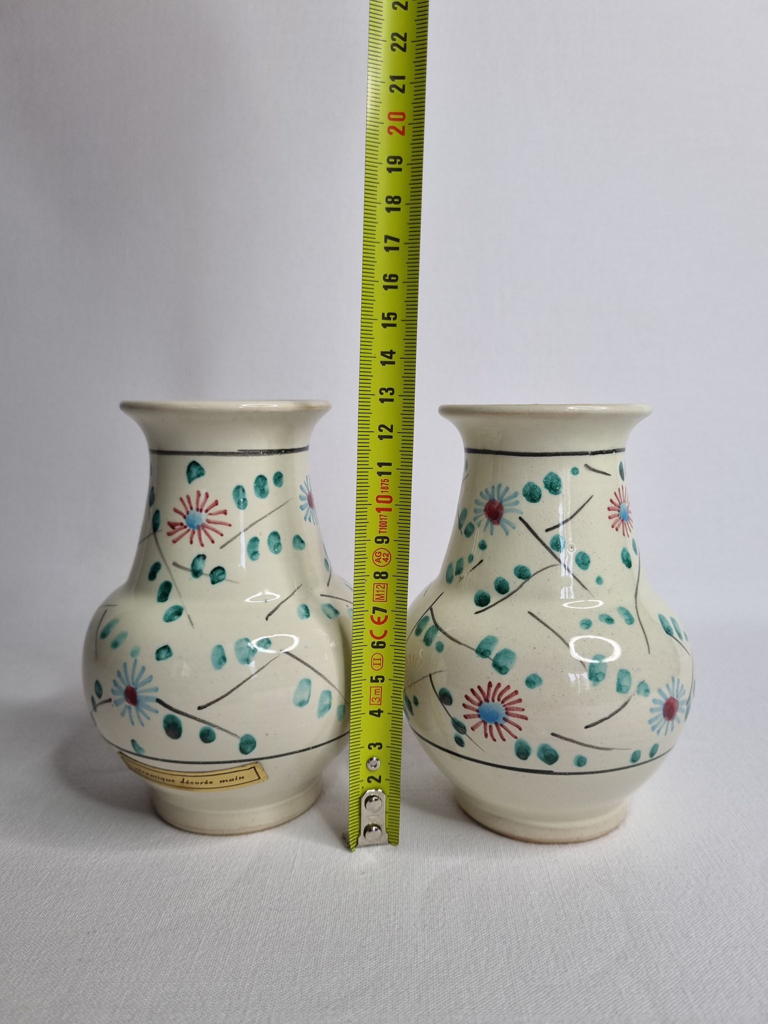 Paire de vases en céramique émaillée décorés à la main, 13 cm