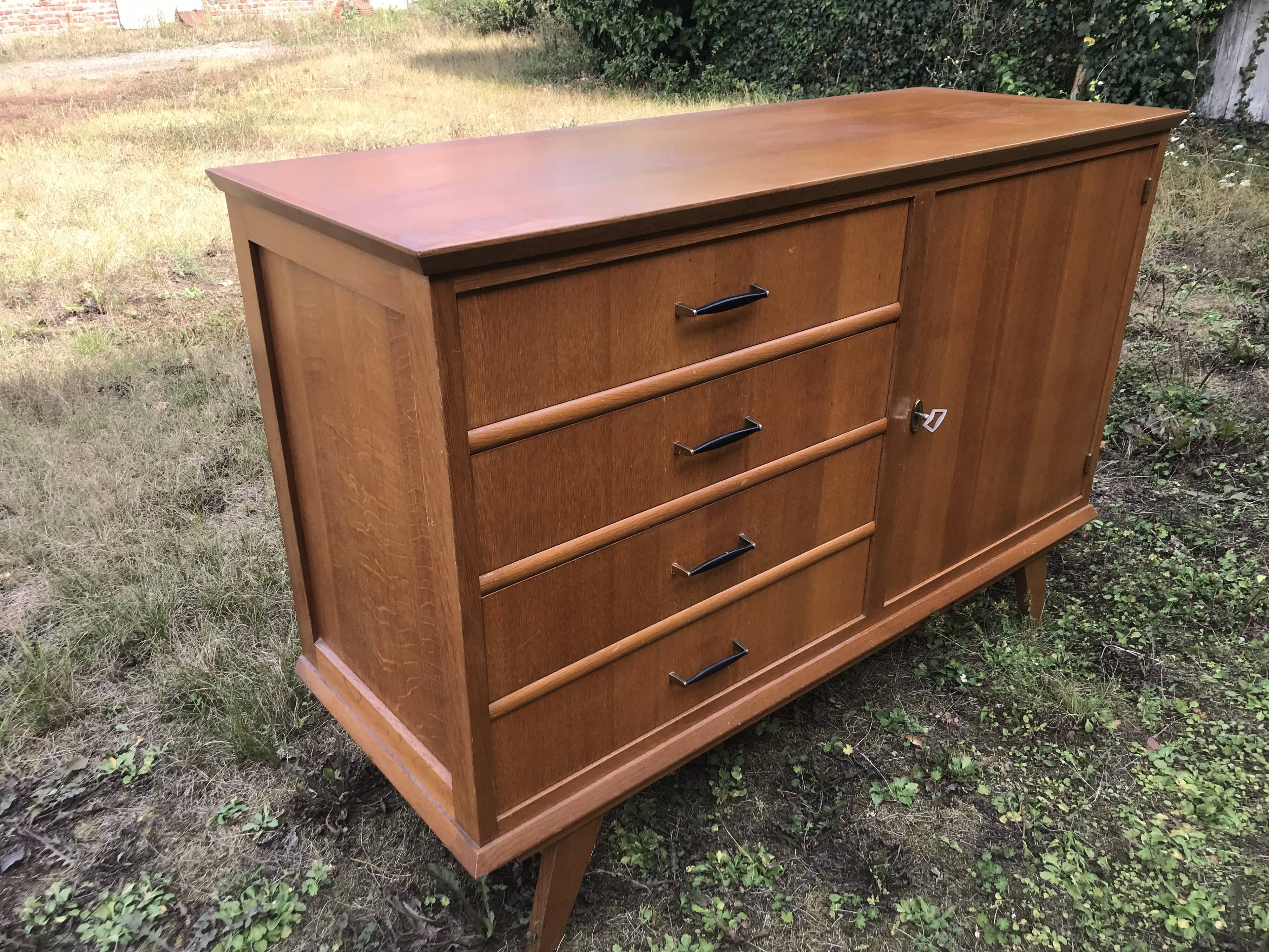 Commode vintage pieds compas