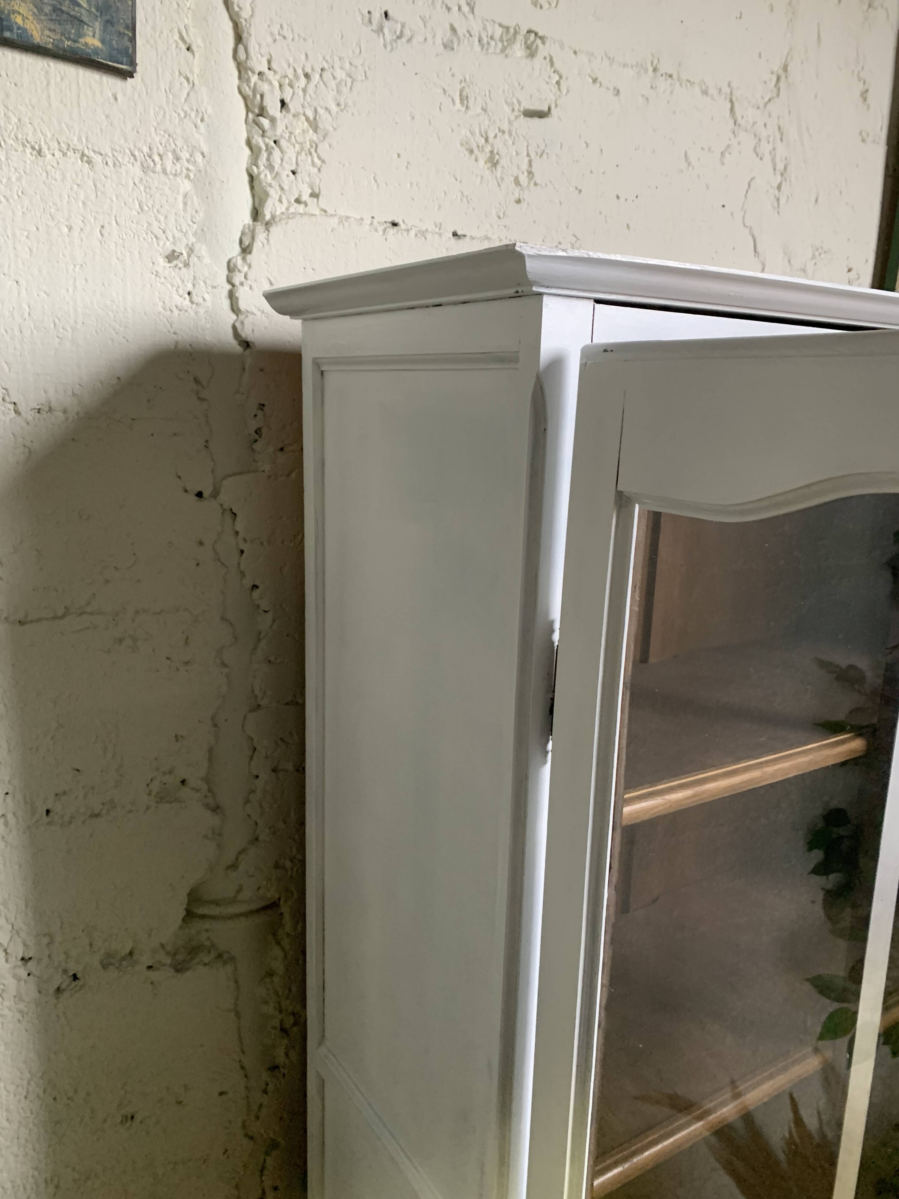 Parisian china cabinet display