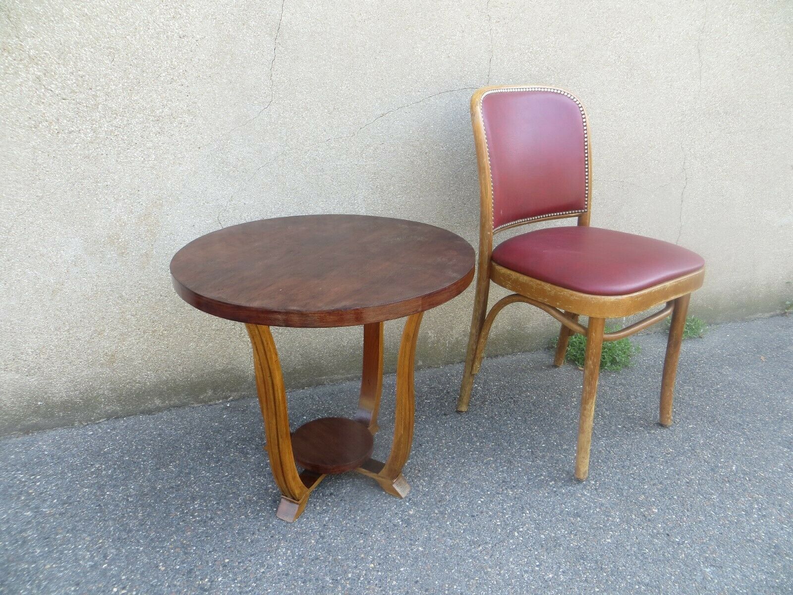 Healing 1930s in varnished wood