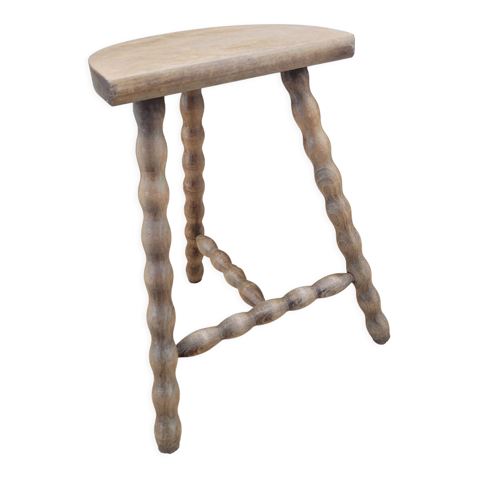 Tripod stool legs half-round balls