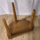 Tabouret en chêne gougé