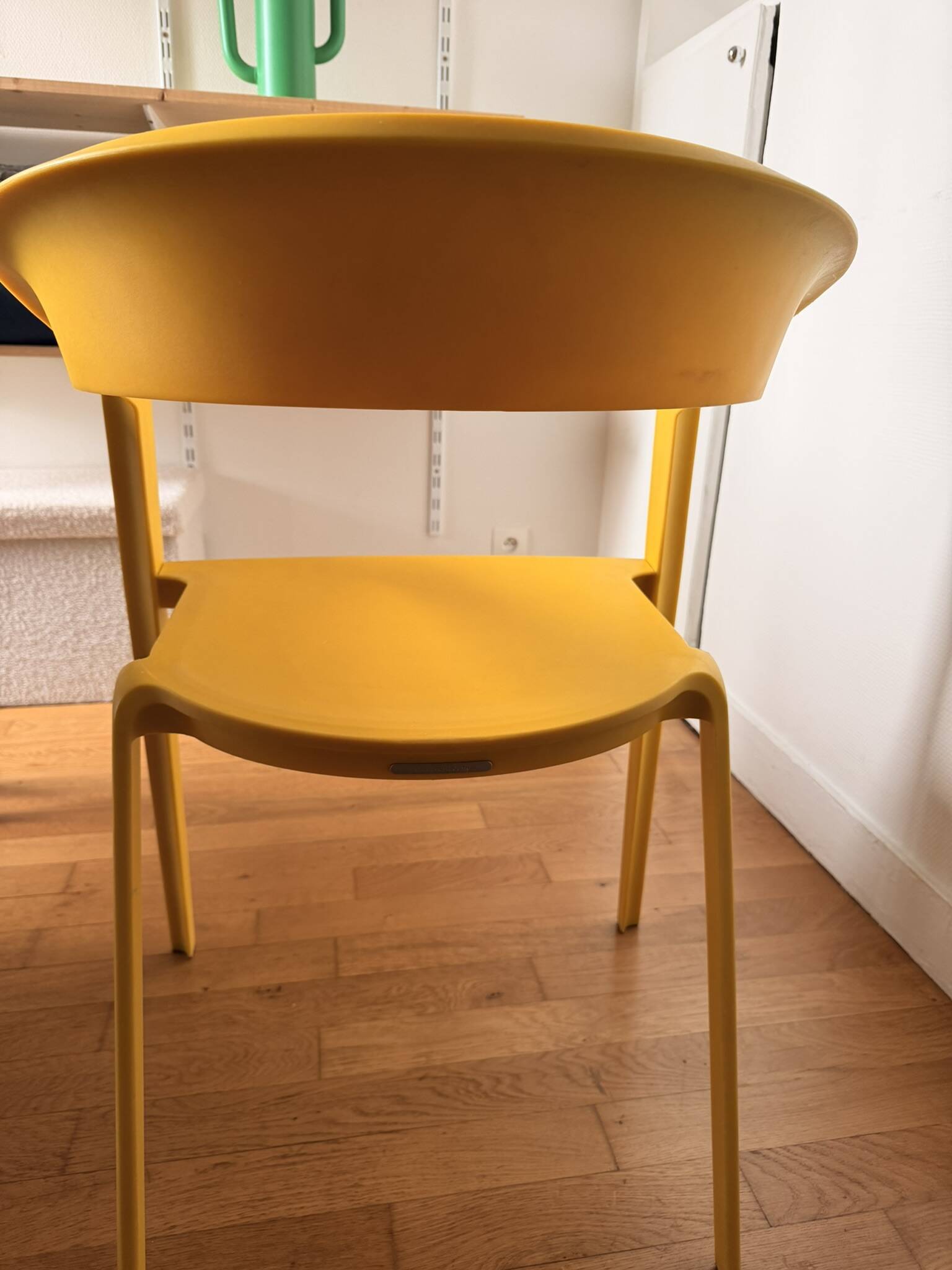 Fauteuil ICZERO1 jaune par Indio Da Costa, design brésilien