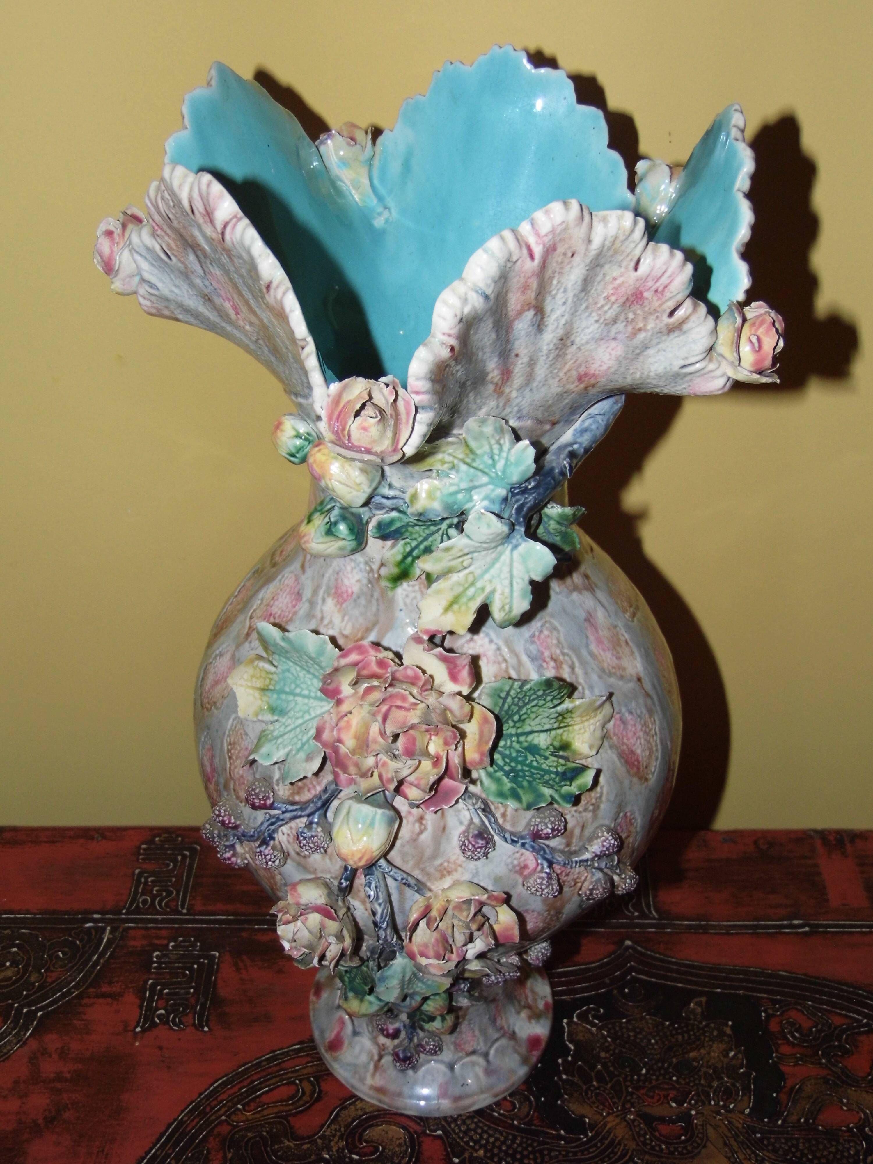 Slip vase, ceramics, late nineteenth century