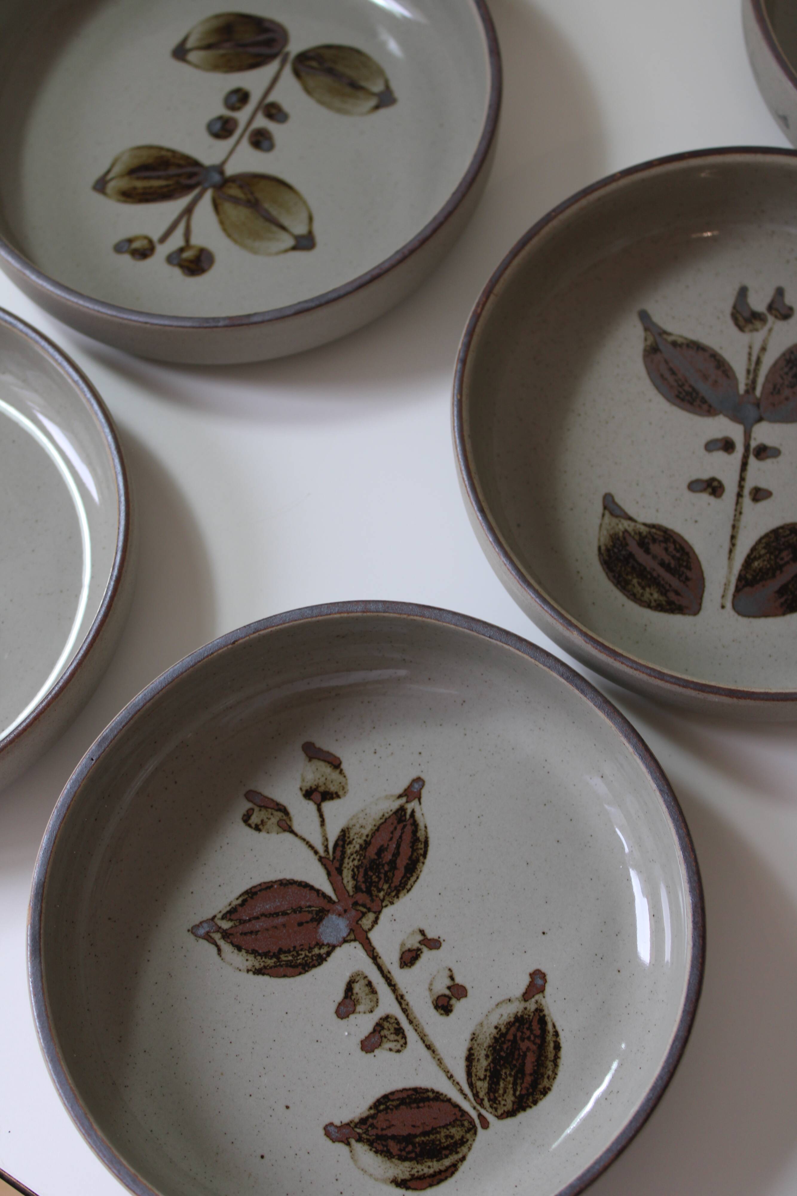 6 small vintage Arnon stoneware flower deep plates