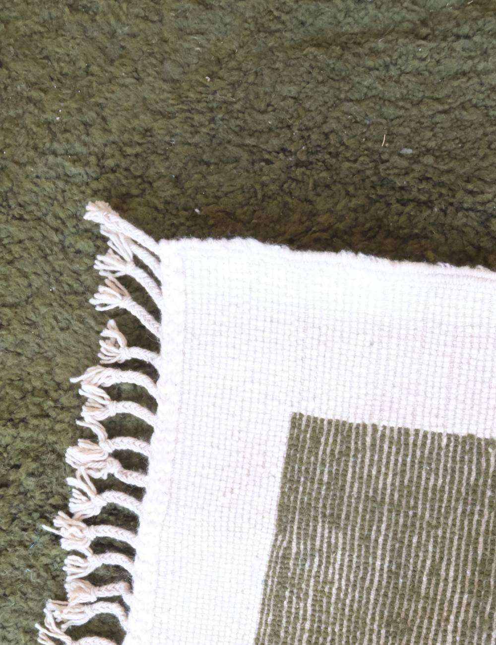 Contemporary Green and White Rug - 352 x 254 cm