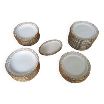 Lot assiettes plates, assiettes creuses et plat Saint-Amant / Vitriam