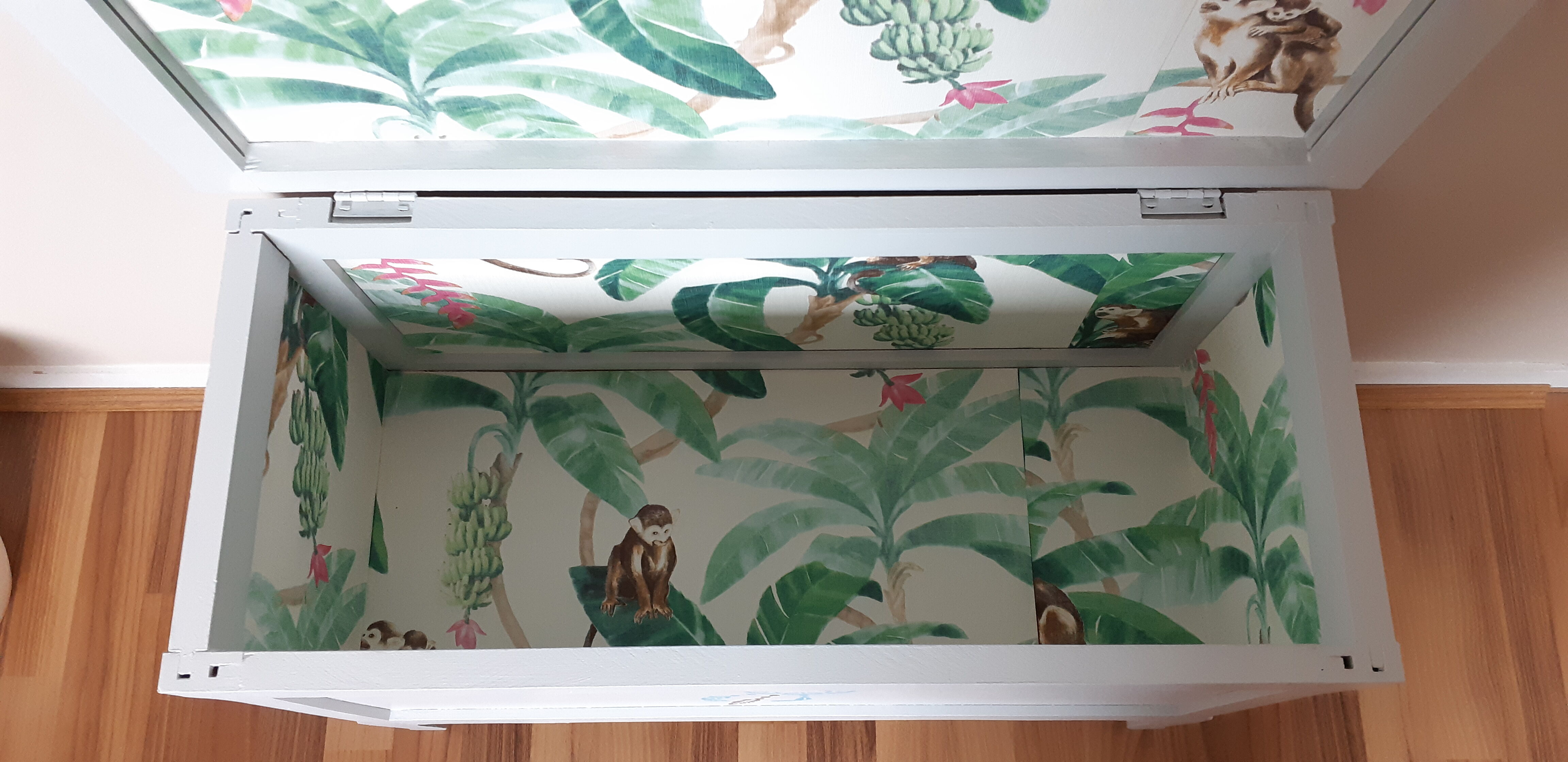 Redesigned wooden toy box