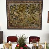 Tapisserie verdure dans le goût d’Aubusson sur châssis (214 x 176 cm)