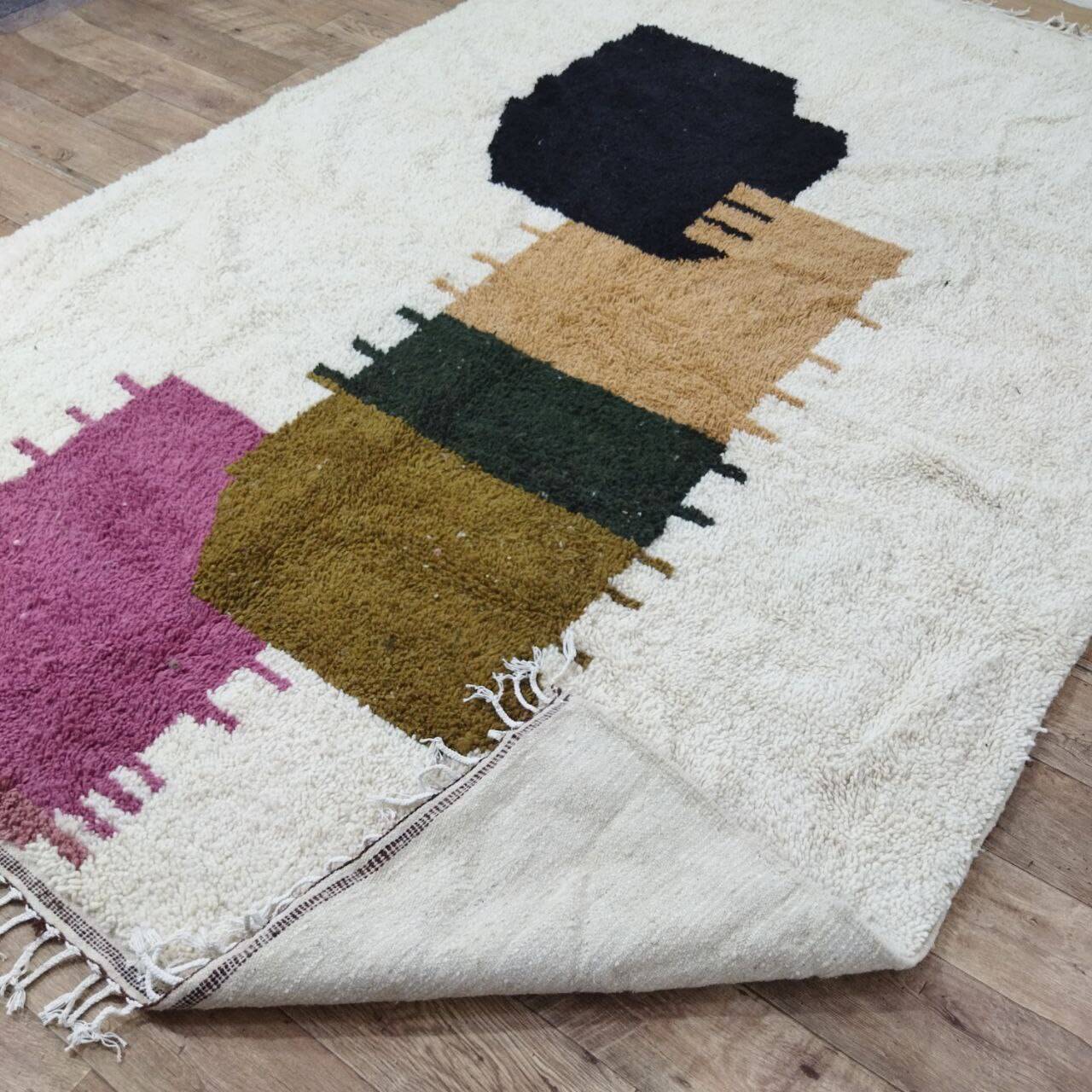 Handmade Moroccan Berber rug 314 x 210 cm