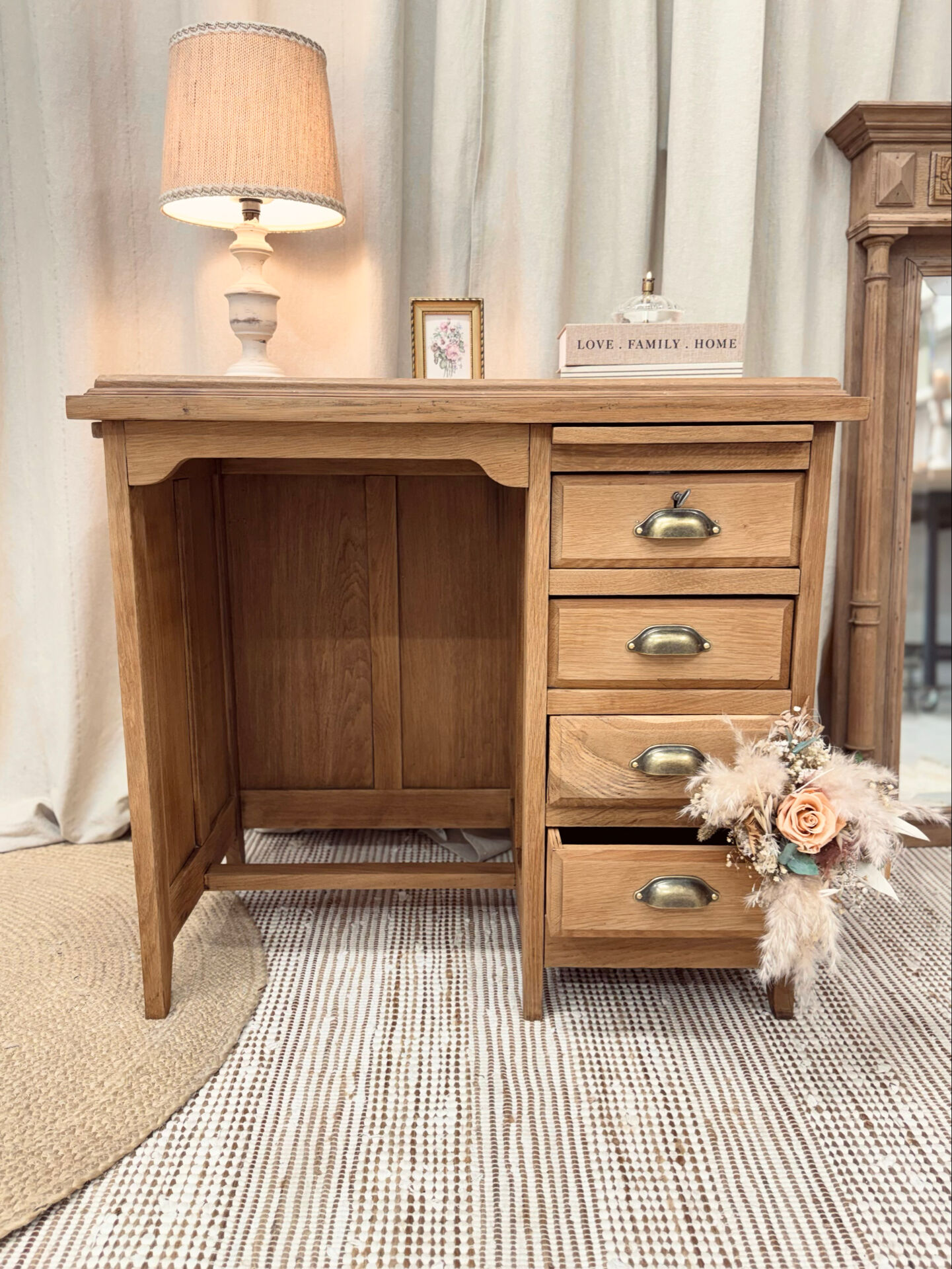 Restored antique oak desk - 4 drawers