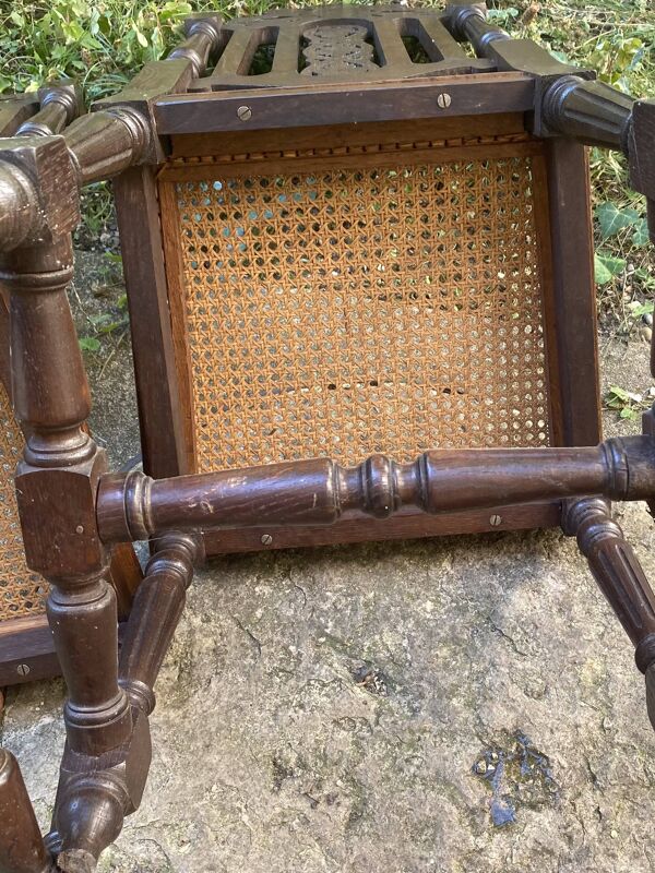 Anciennes chaises styles Henri II