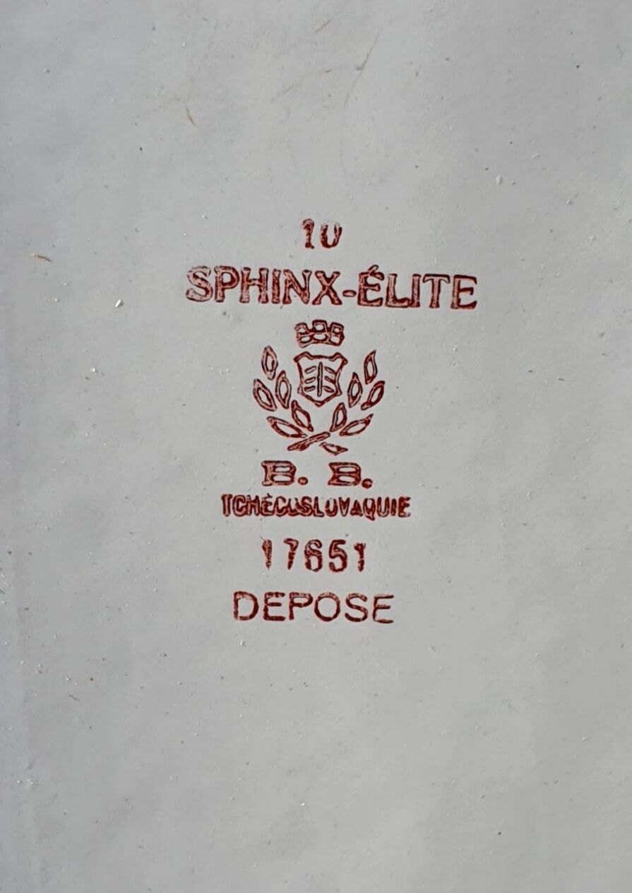 Kitchen utensil door