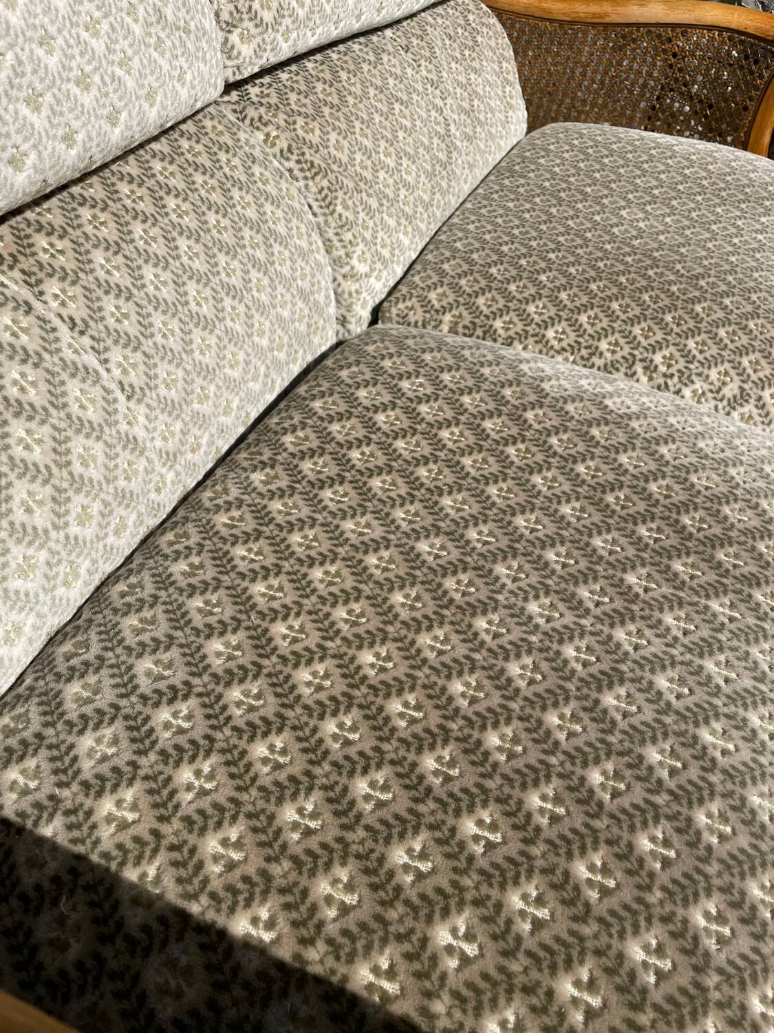 Sofa in wood, cane and green velvet