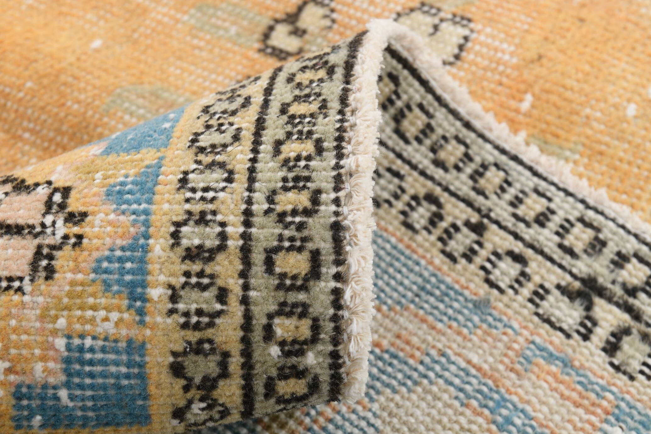 6x9 Shades Of Orange & Blue Vintage Rug, 186x289Cm