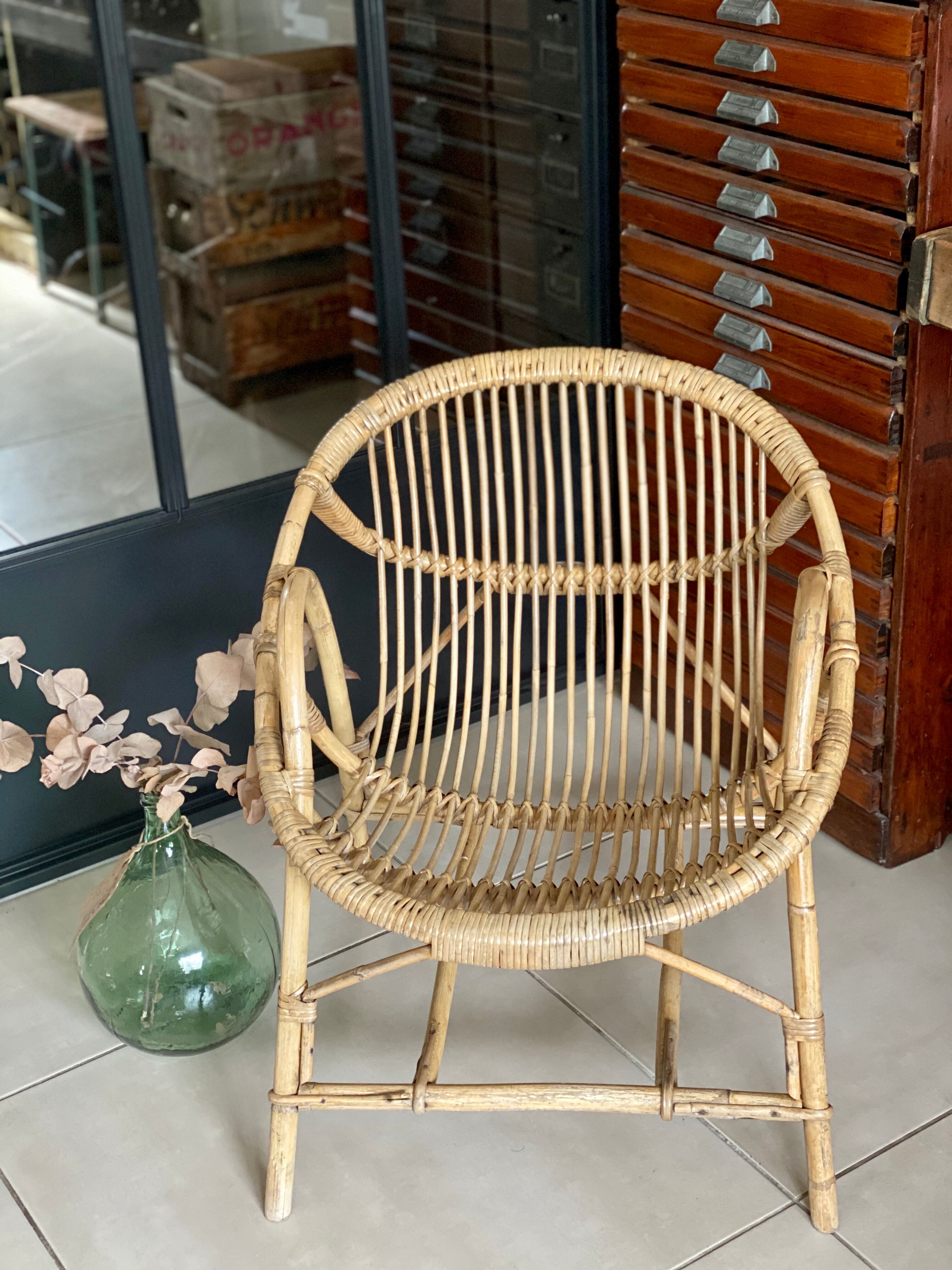 Fauteuil rotin corbeille vintage