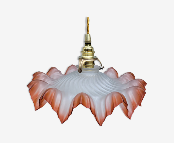 Opaline corolla suspension