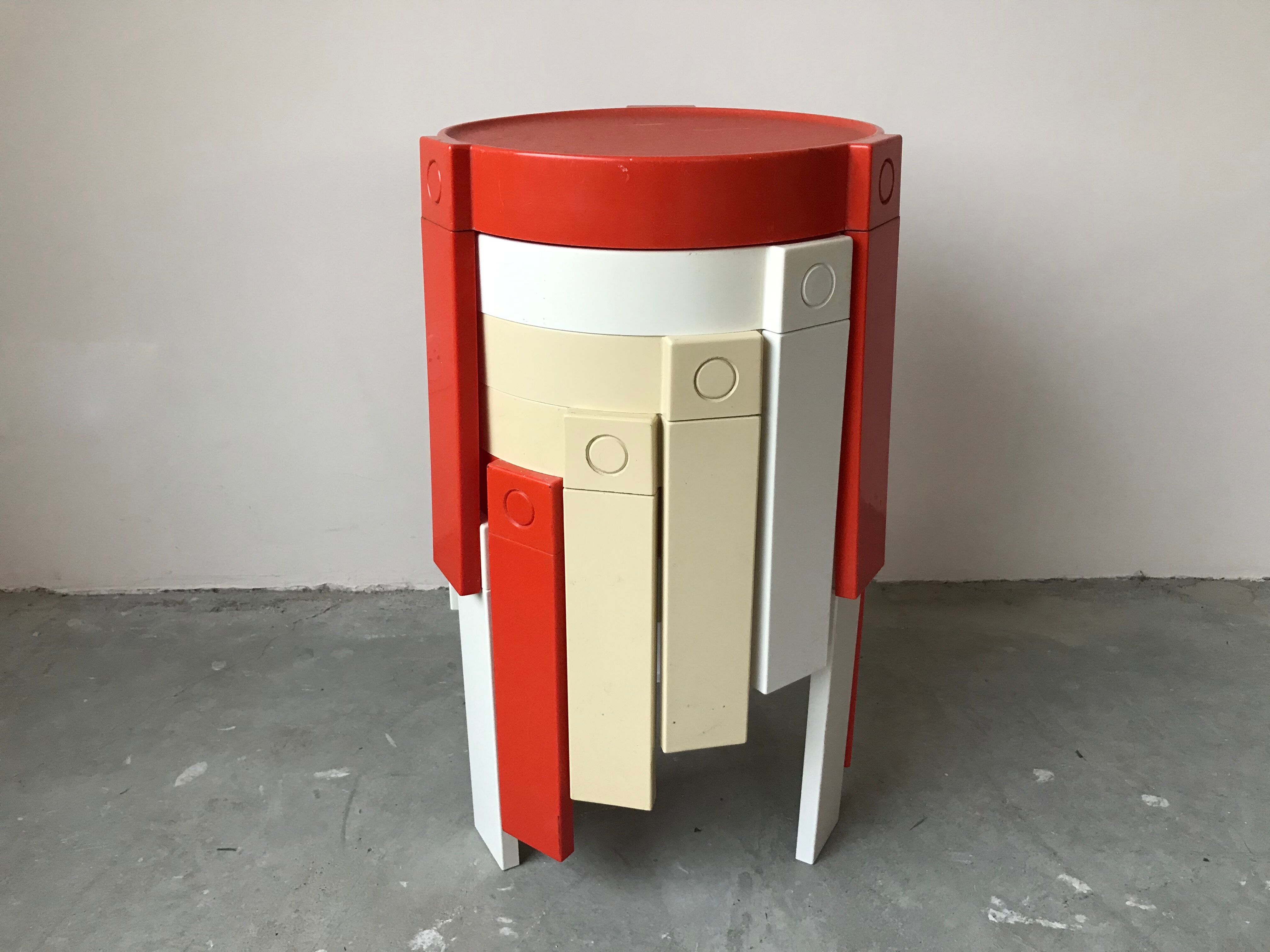 Suite of 3 stackable gigognes tables, made in holland, 1970