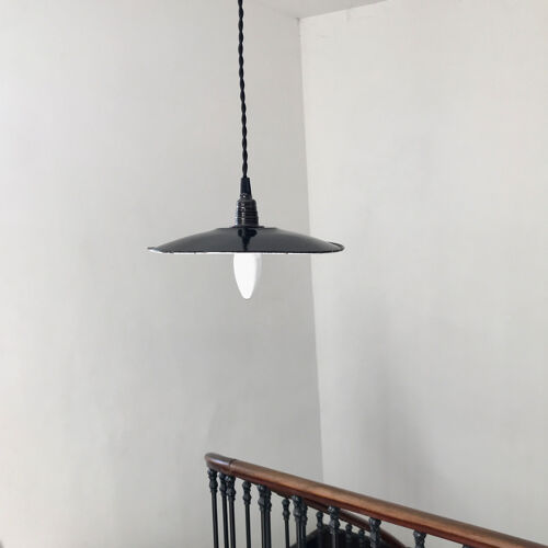 Black metal lampshade suspension