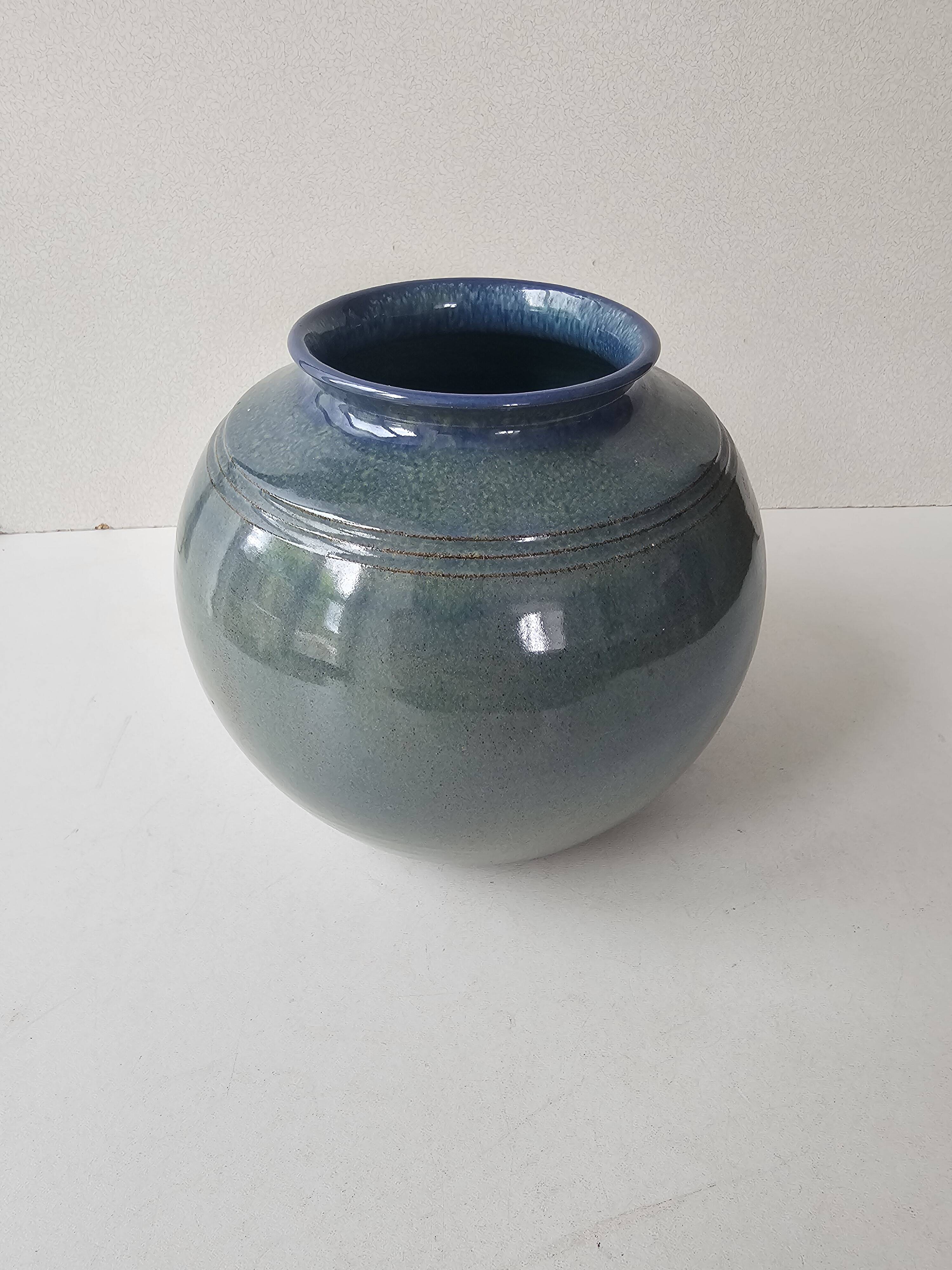 Blue-green ceramic round vase signed (Pictogram to be identified)