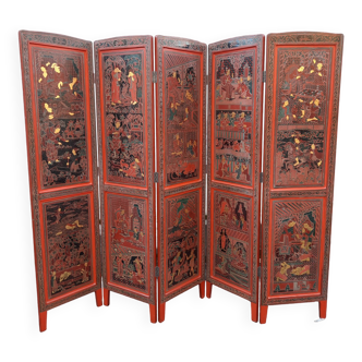 Large extreme orirntal screen