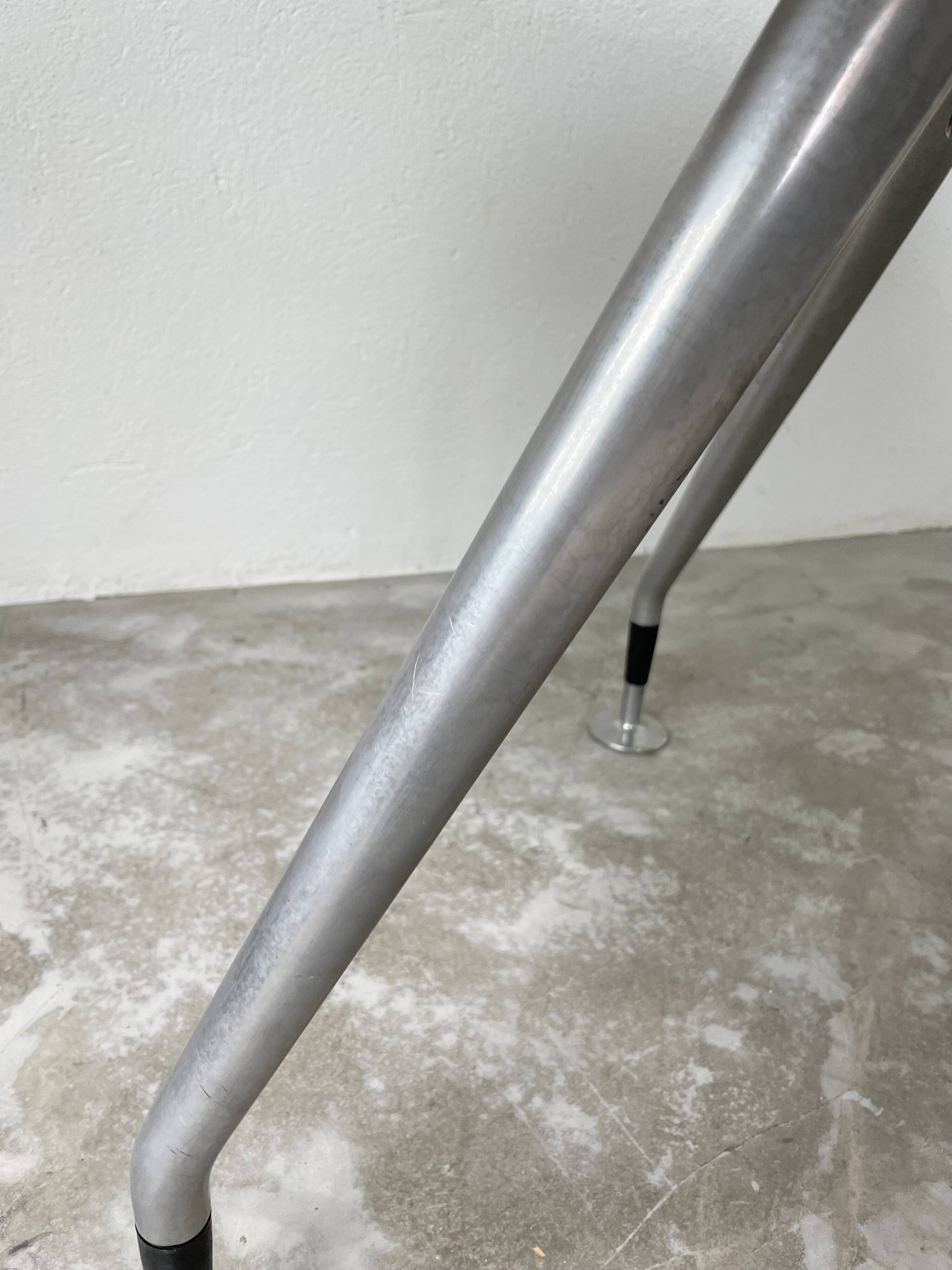 Tecno Nomos Round Table Brushed Metal