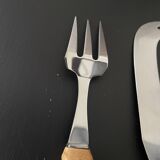 Bamboo handle cheese serving cutlery