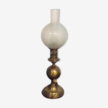 Oil lamp transformed into a lamp
