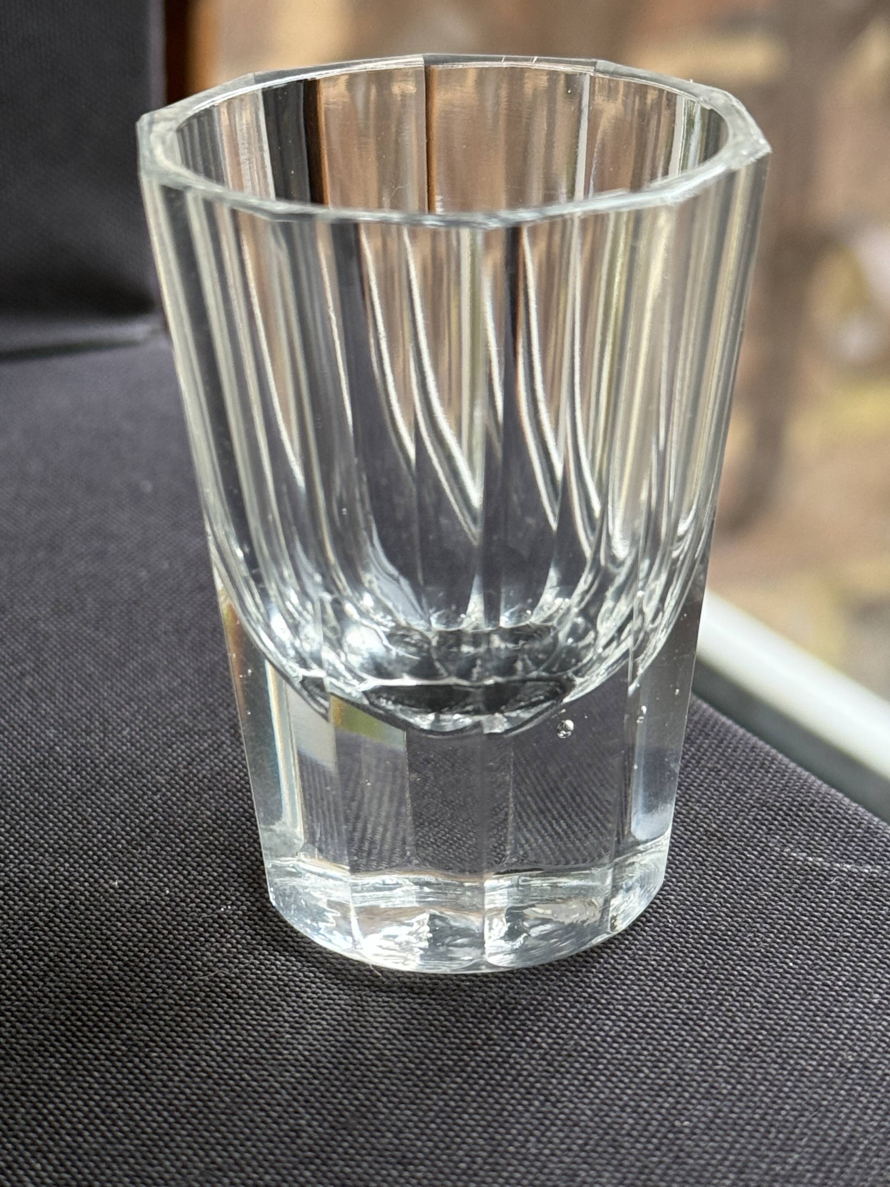 8 Liqueur Glasses – Blown and Cut Crystal