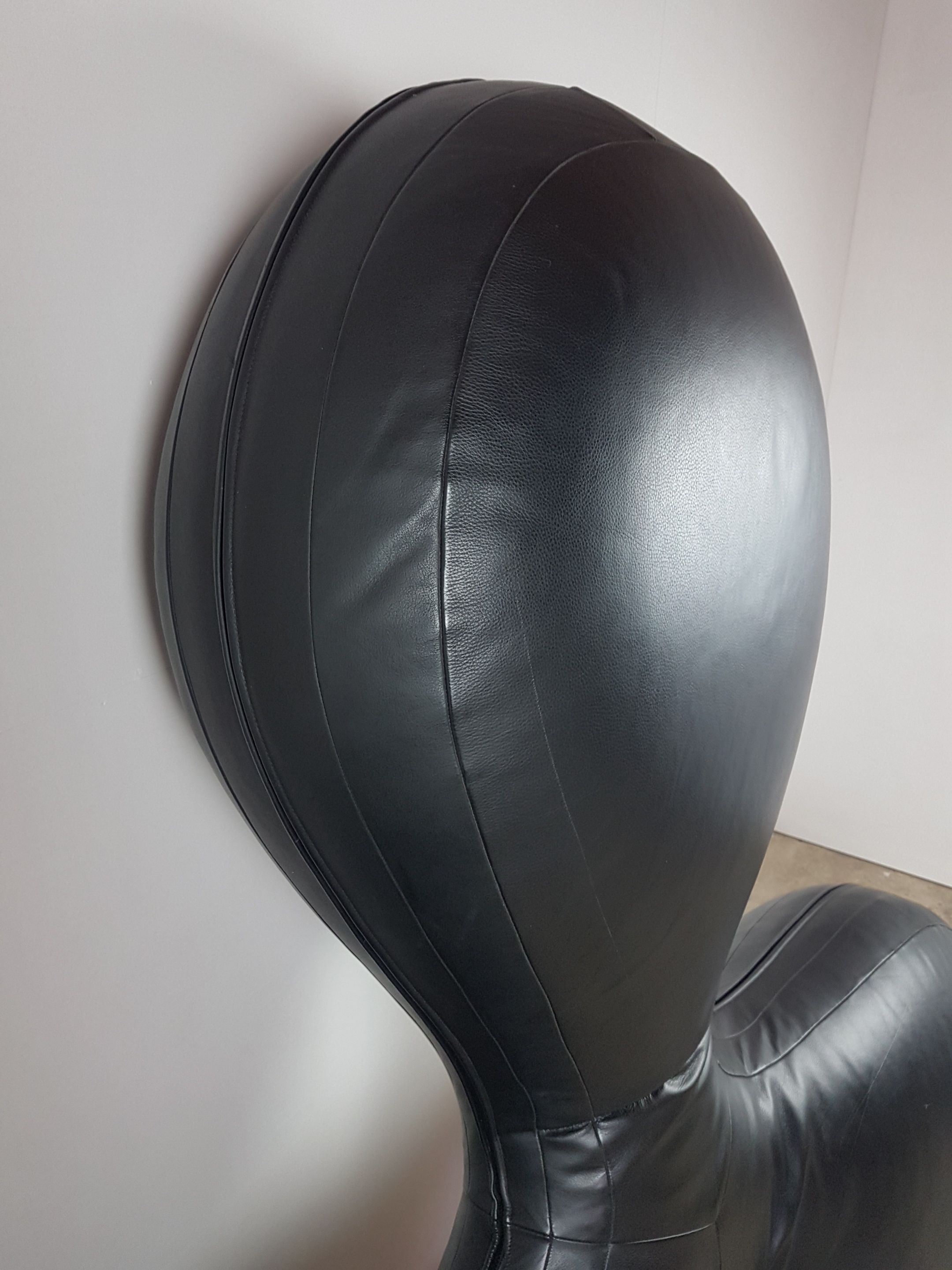 Leather pouf by Lowie Vermeersch and Design Agency KVD for Durlet