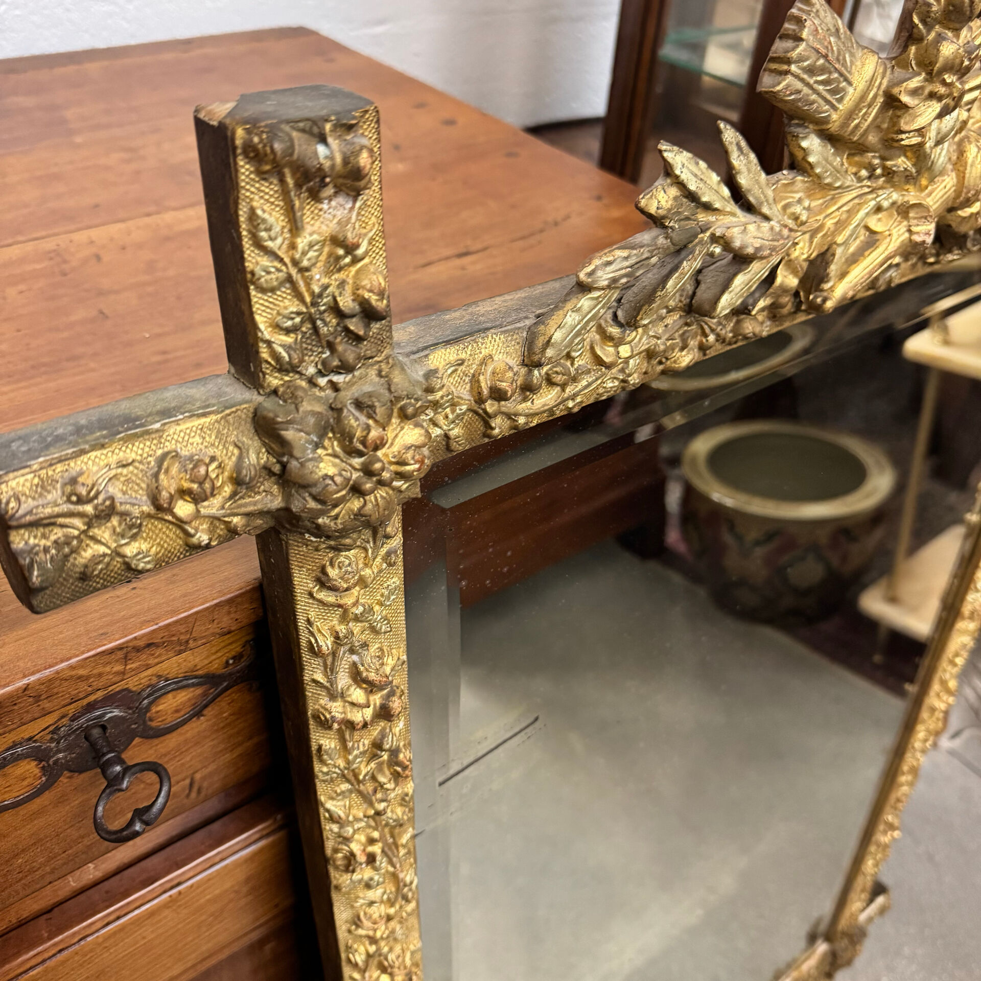 Louis XVI style pediment mirror in gilded wood – 19th century - H118c