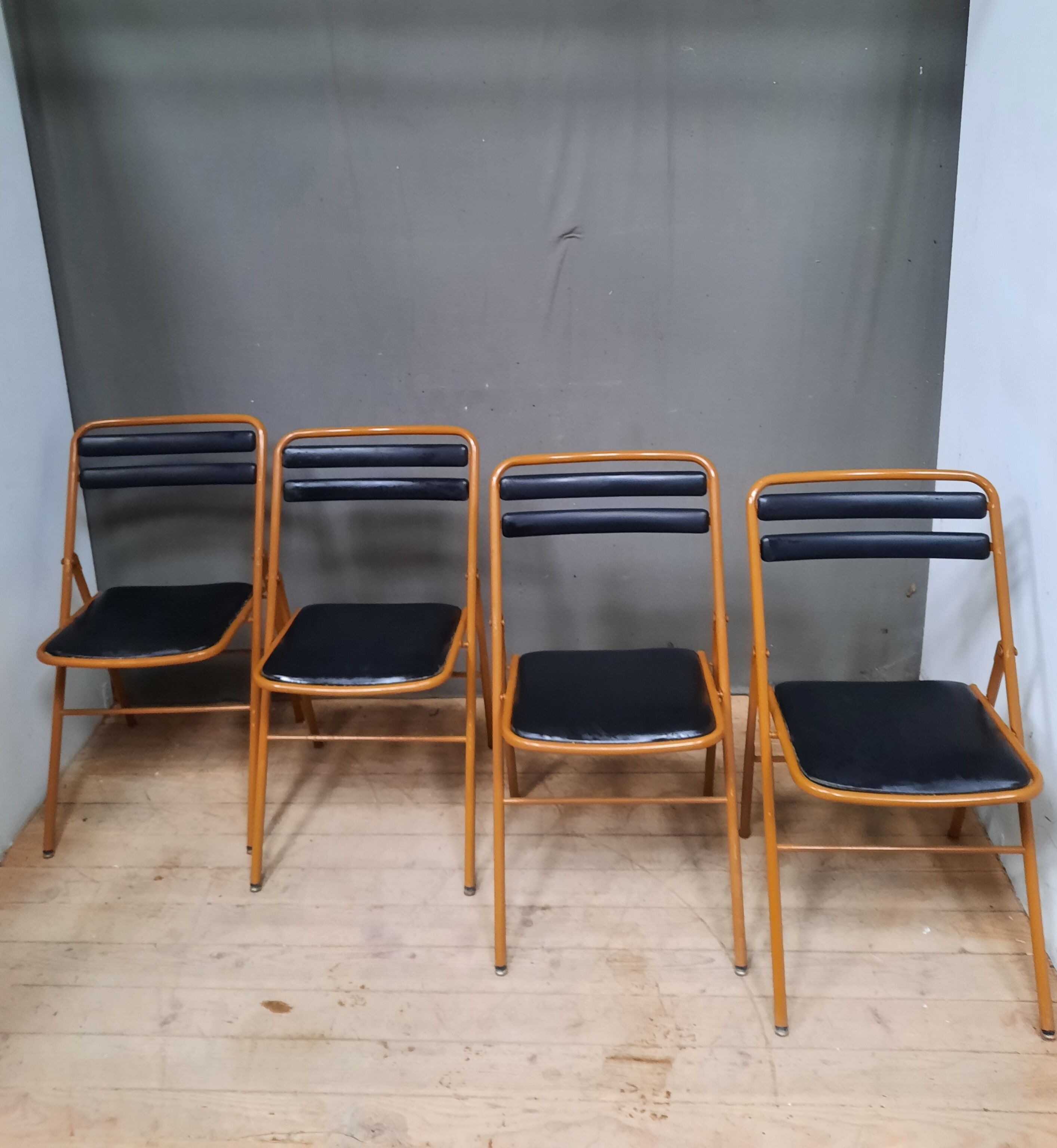 4 folding chairs metal and skai