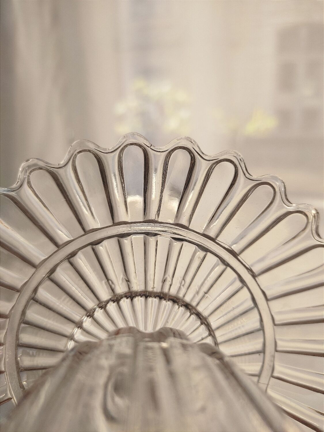 Baccarat crystal mustard