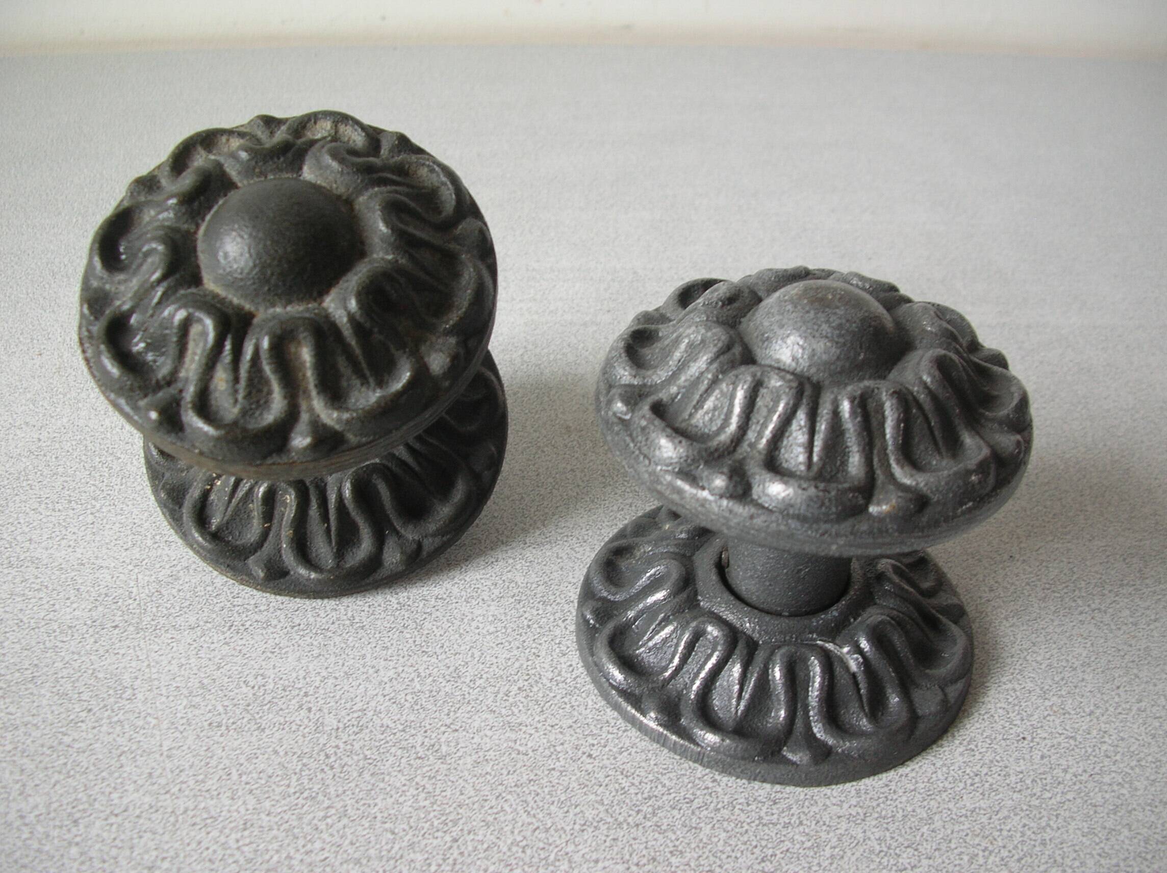 Set of 2 cast iron metal door handles 7.3 cm old door locksmith