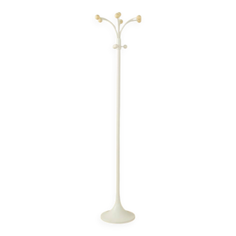 Porte-manteau postmoderne