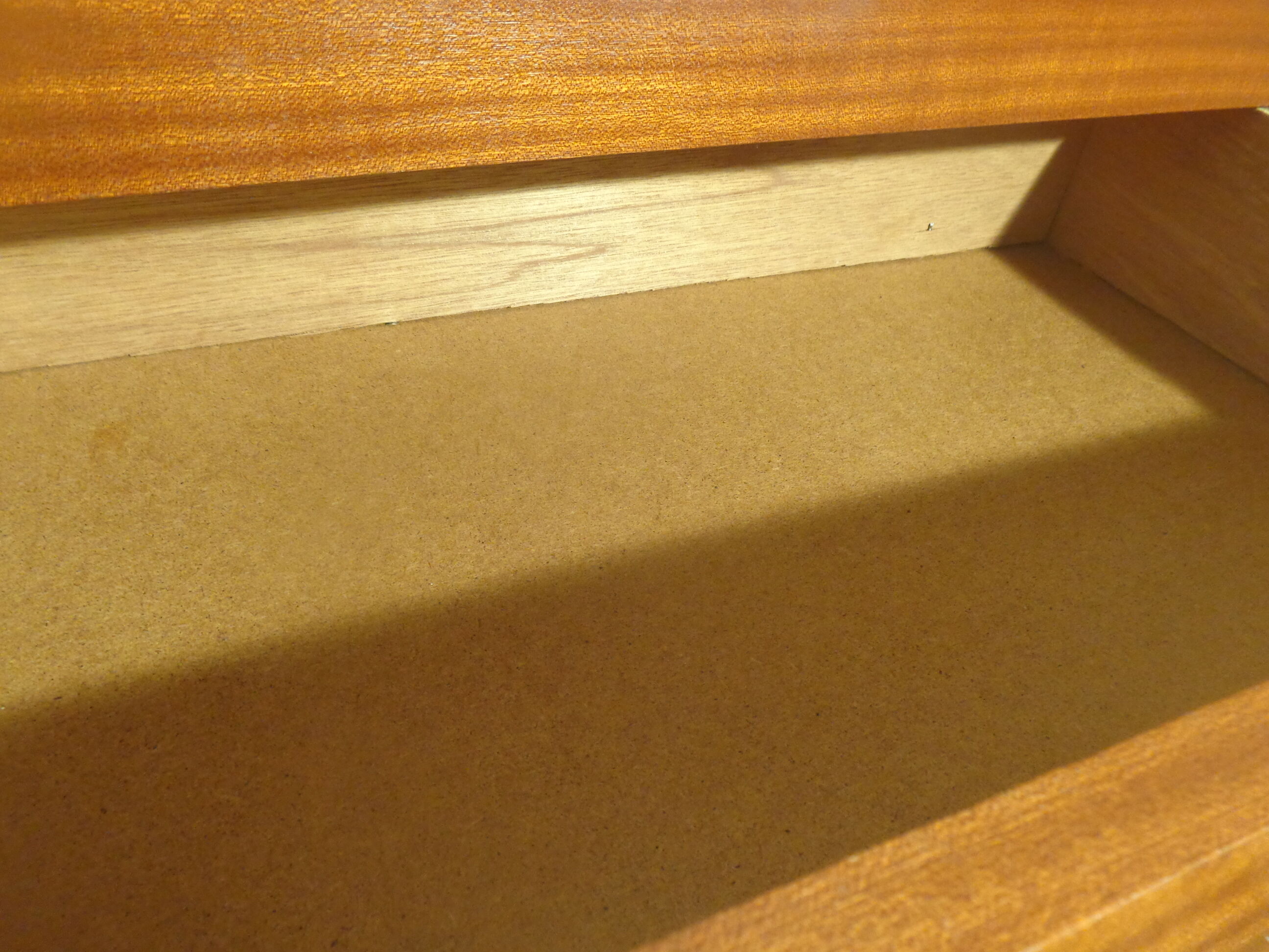 Vintage 1960s chest odf drawers