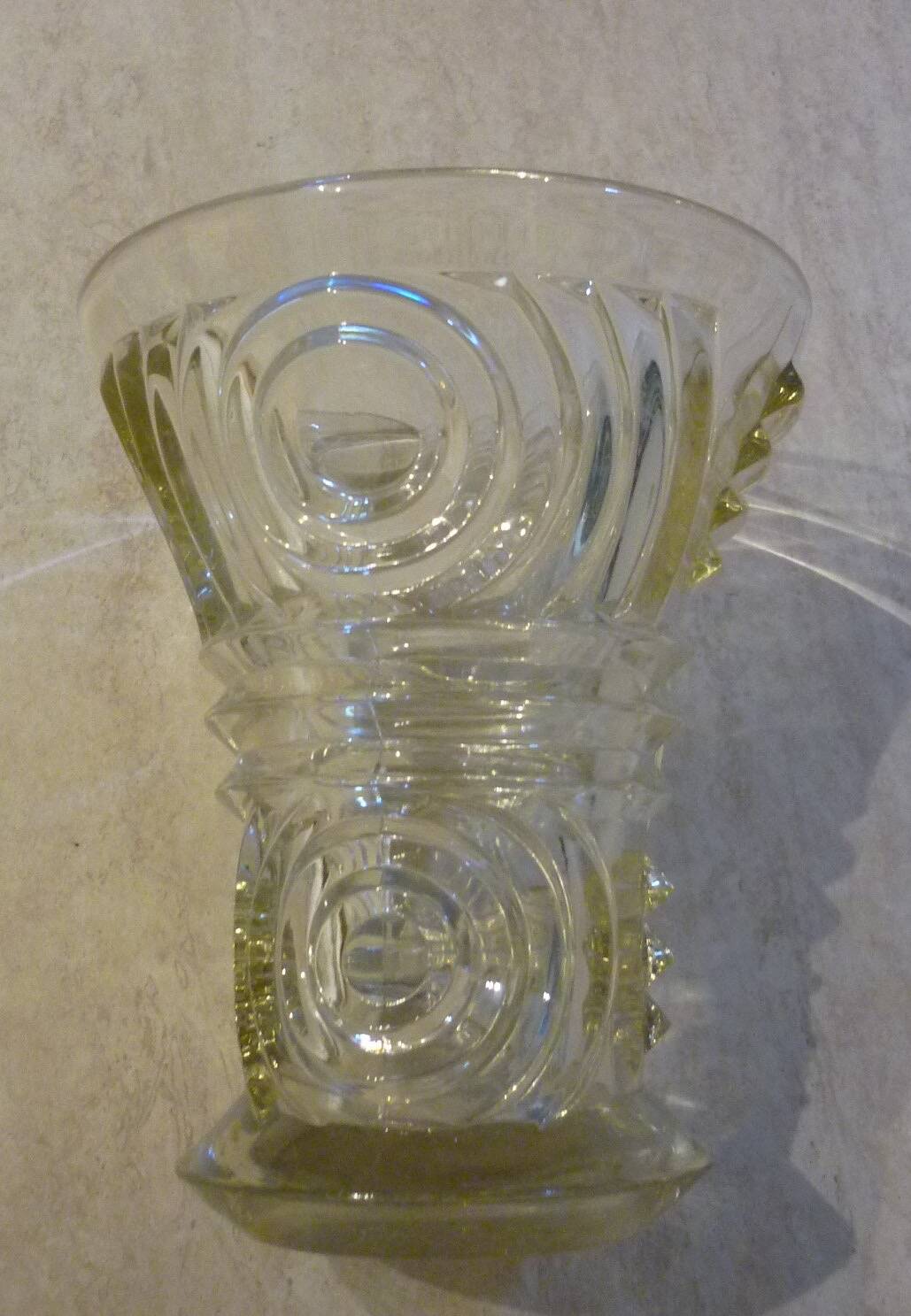 Fresnel style glass vase