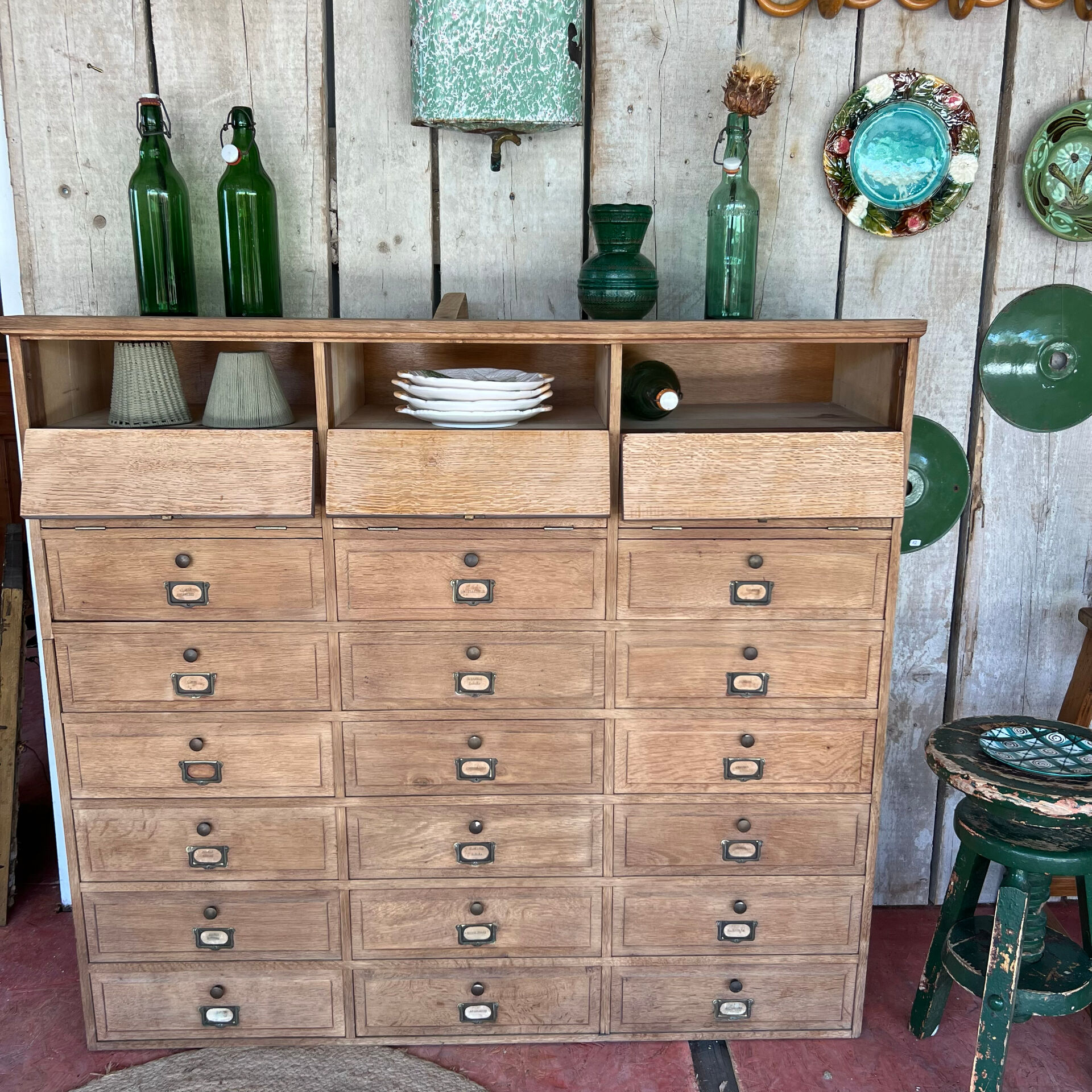 Meuble d’atelier à clapets