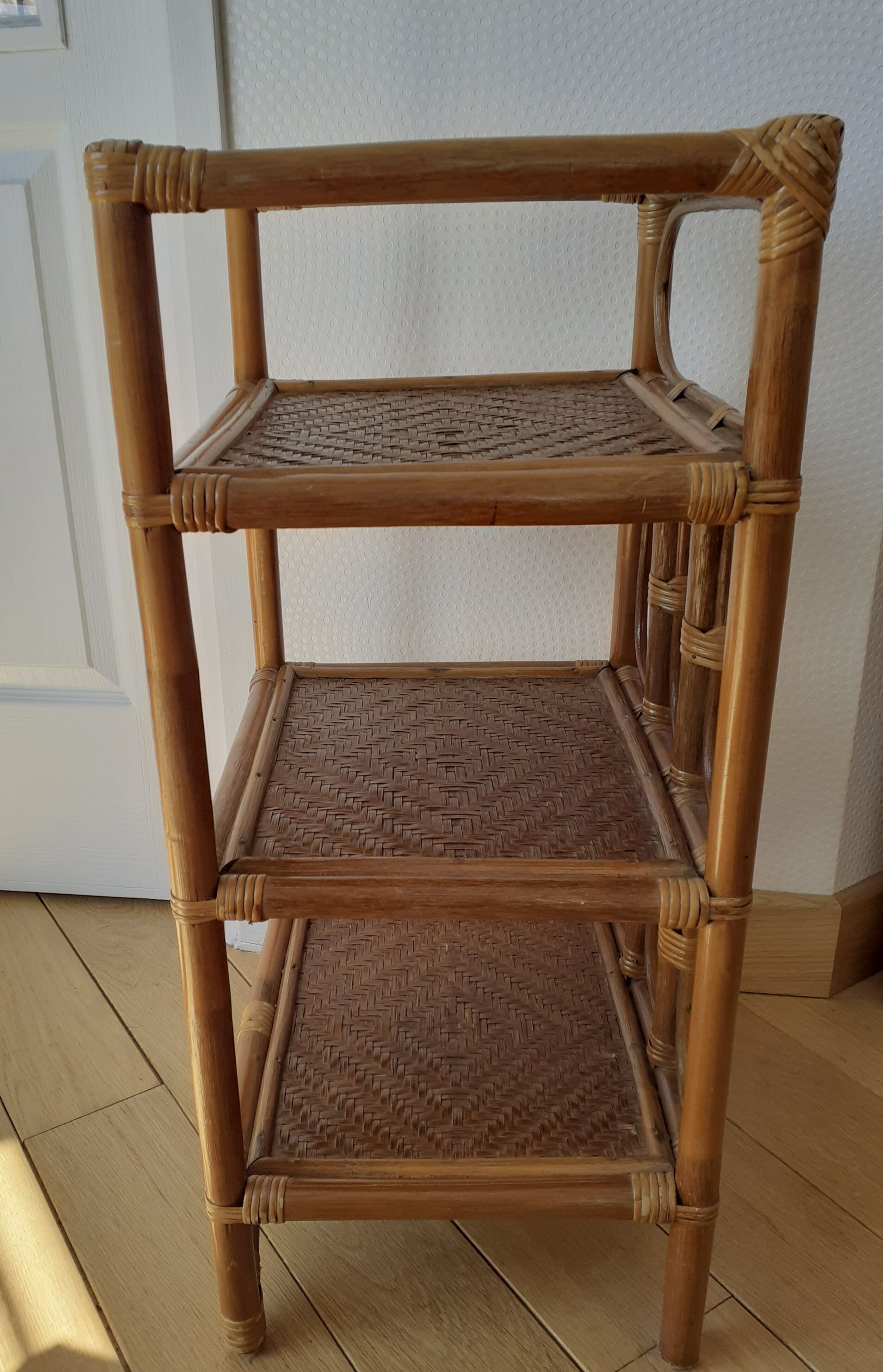Small vintage rack in rattan