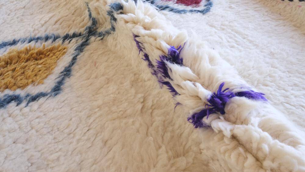 Modern Moroccan Rug - 275 x 245 cm