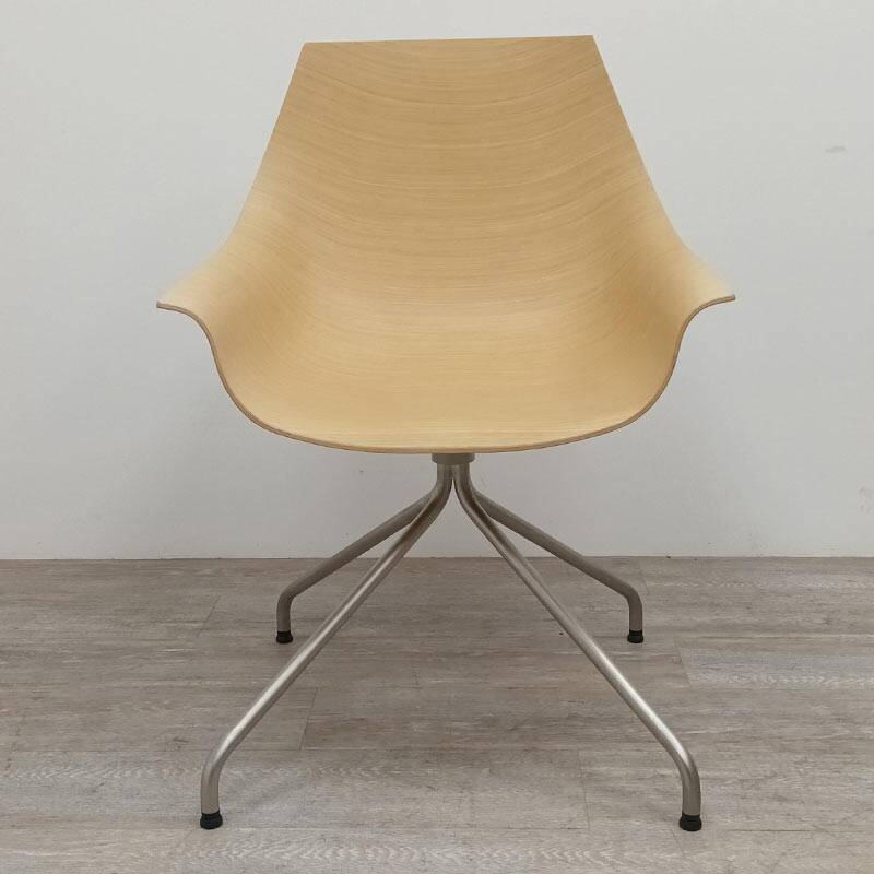 Cox chair from LAPALMA wood veneer