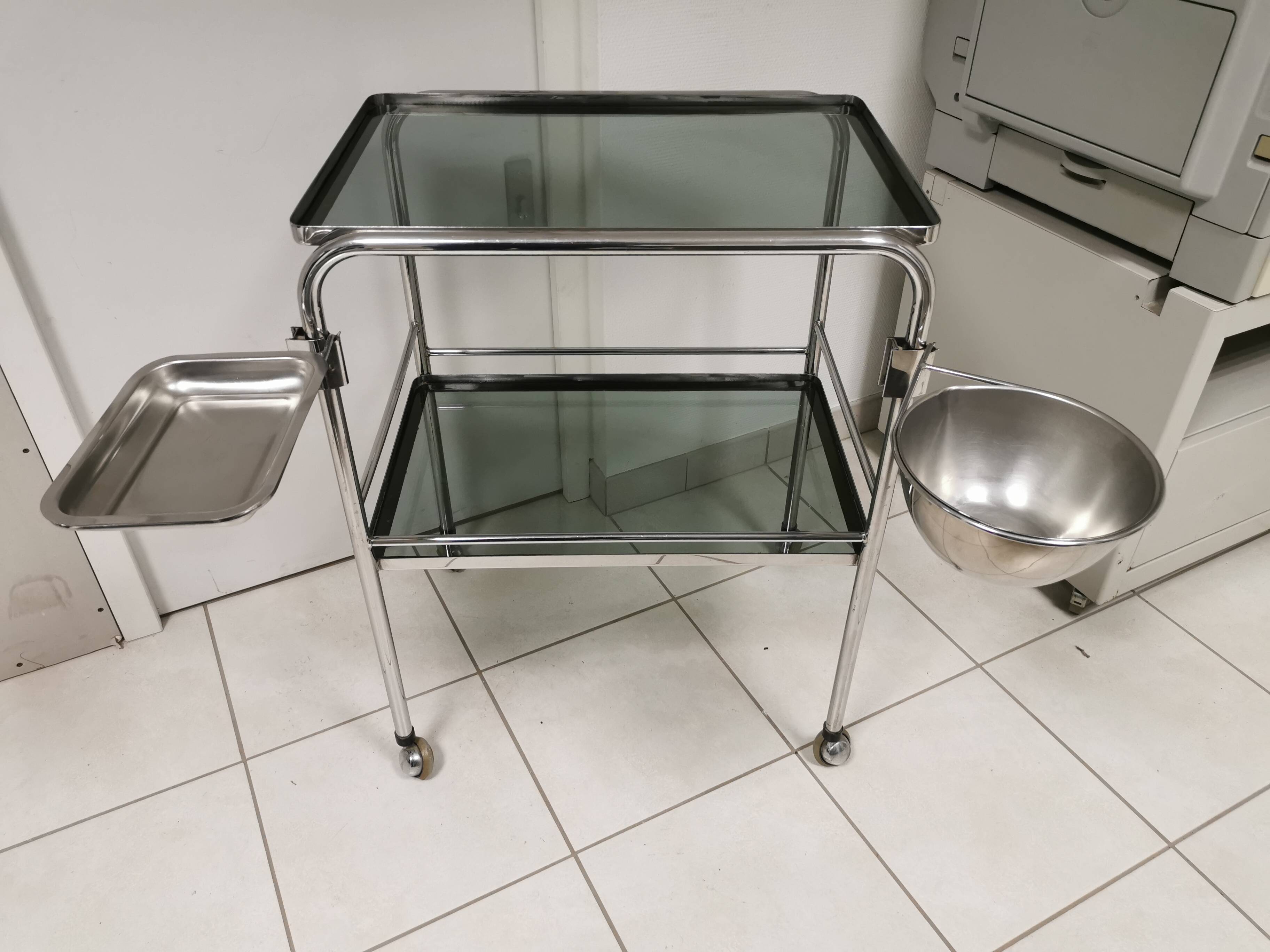 Desserte Médicale , Inox et verre fumé , Table de médecin design vintage 70's