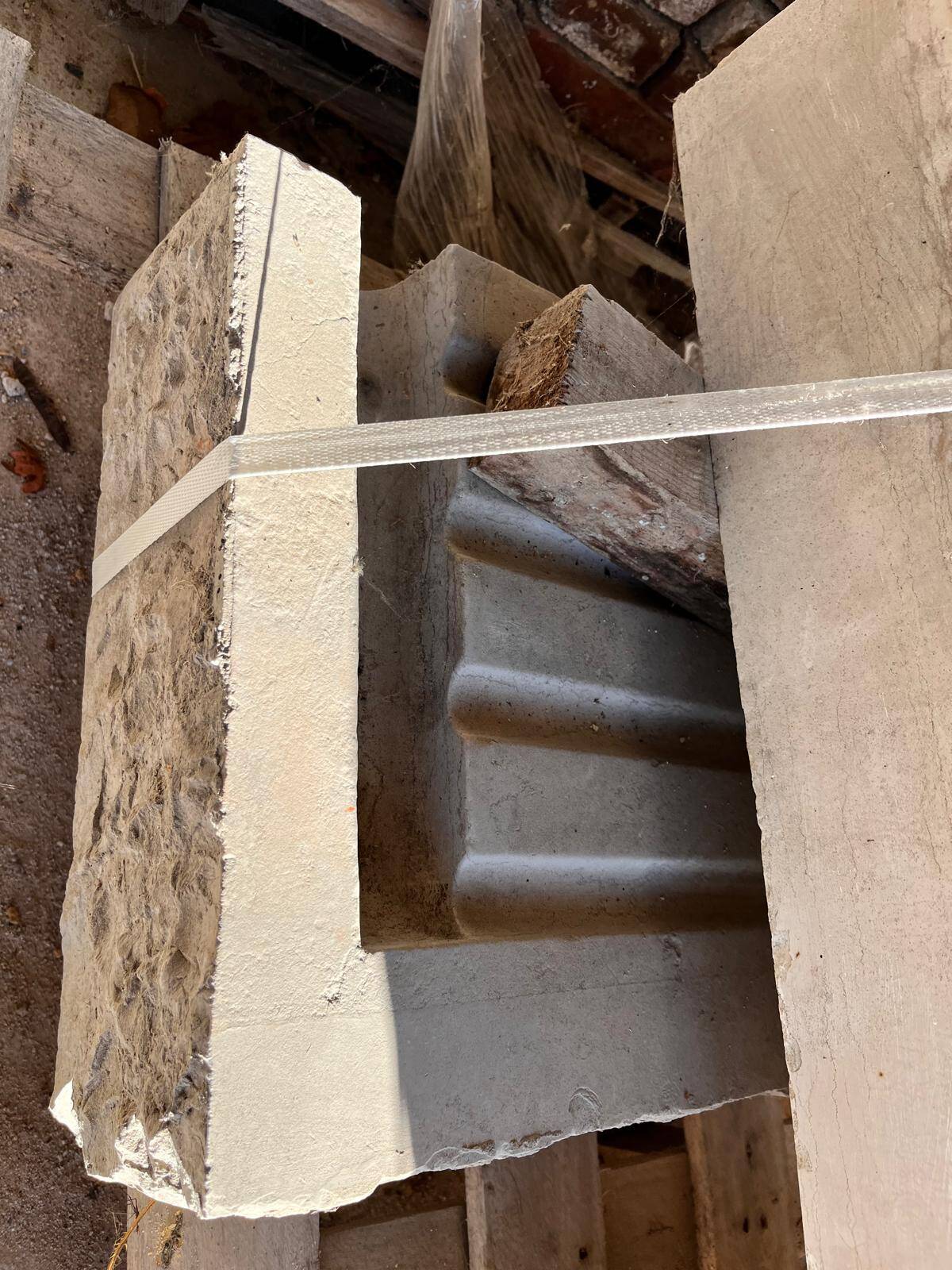 Stone sink in 3 parts