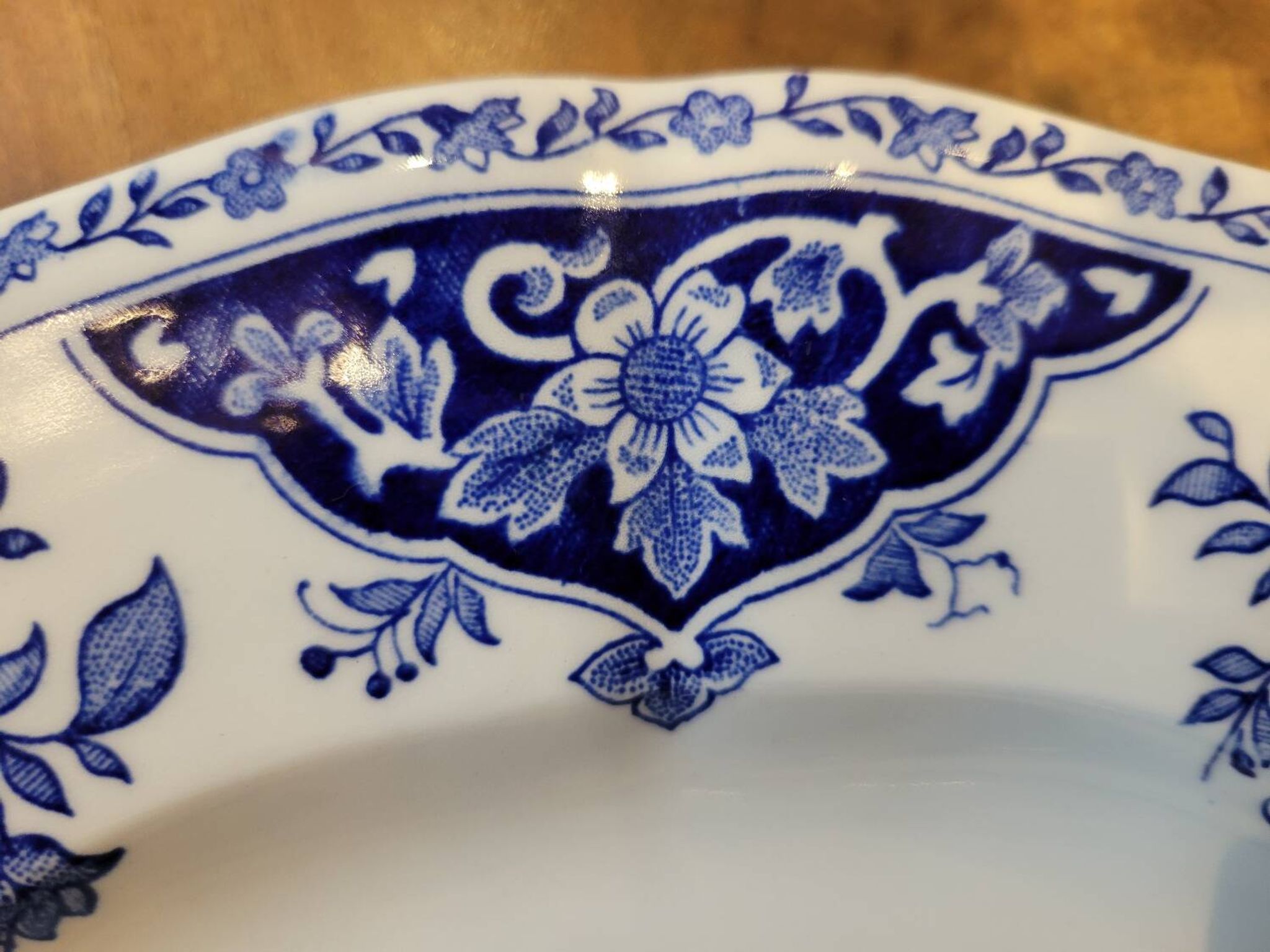 Plat bleu en gien
