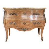 Curved commode